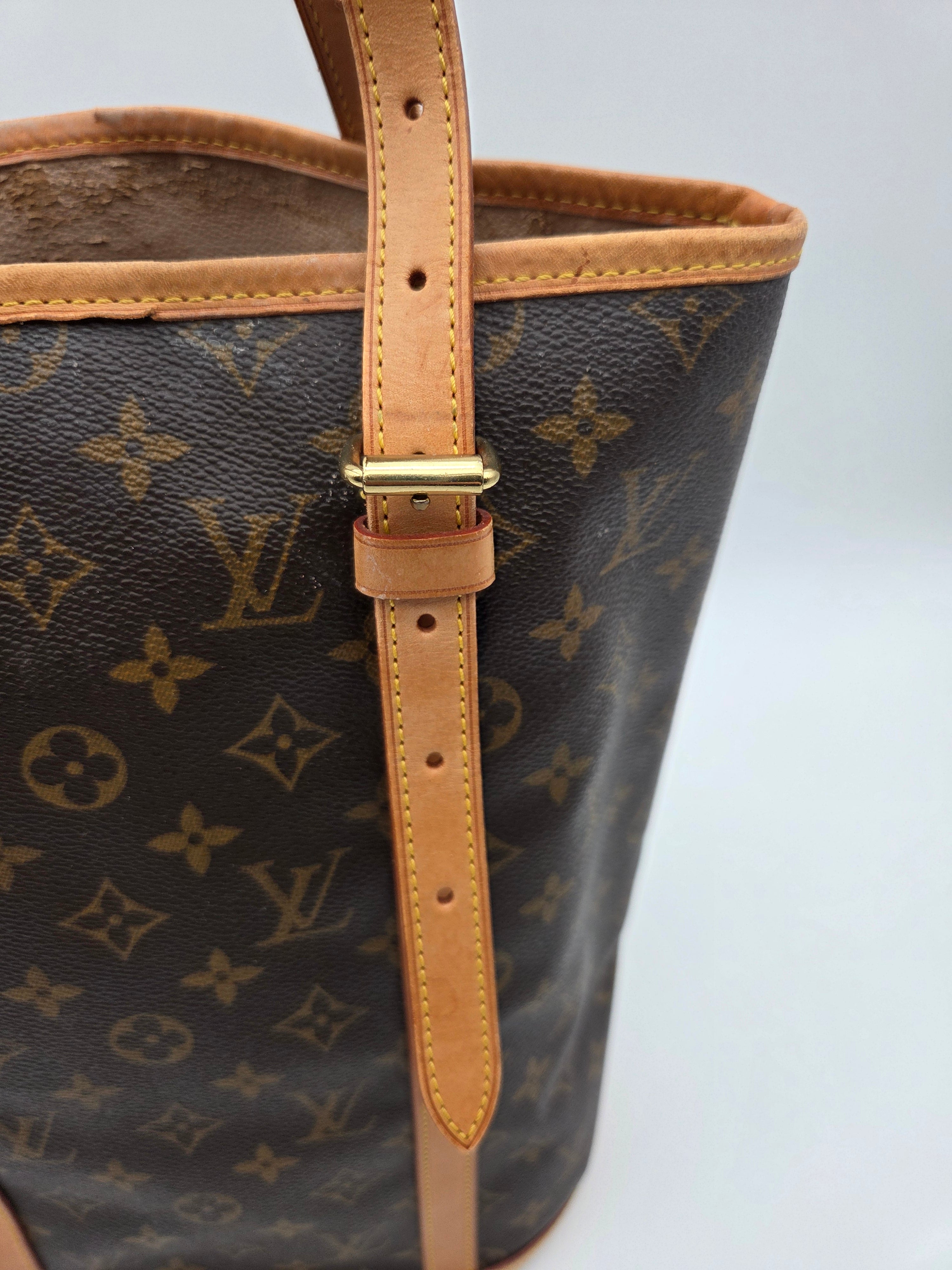 Louis Vuitton Bucket Bag GM