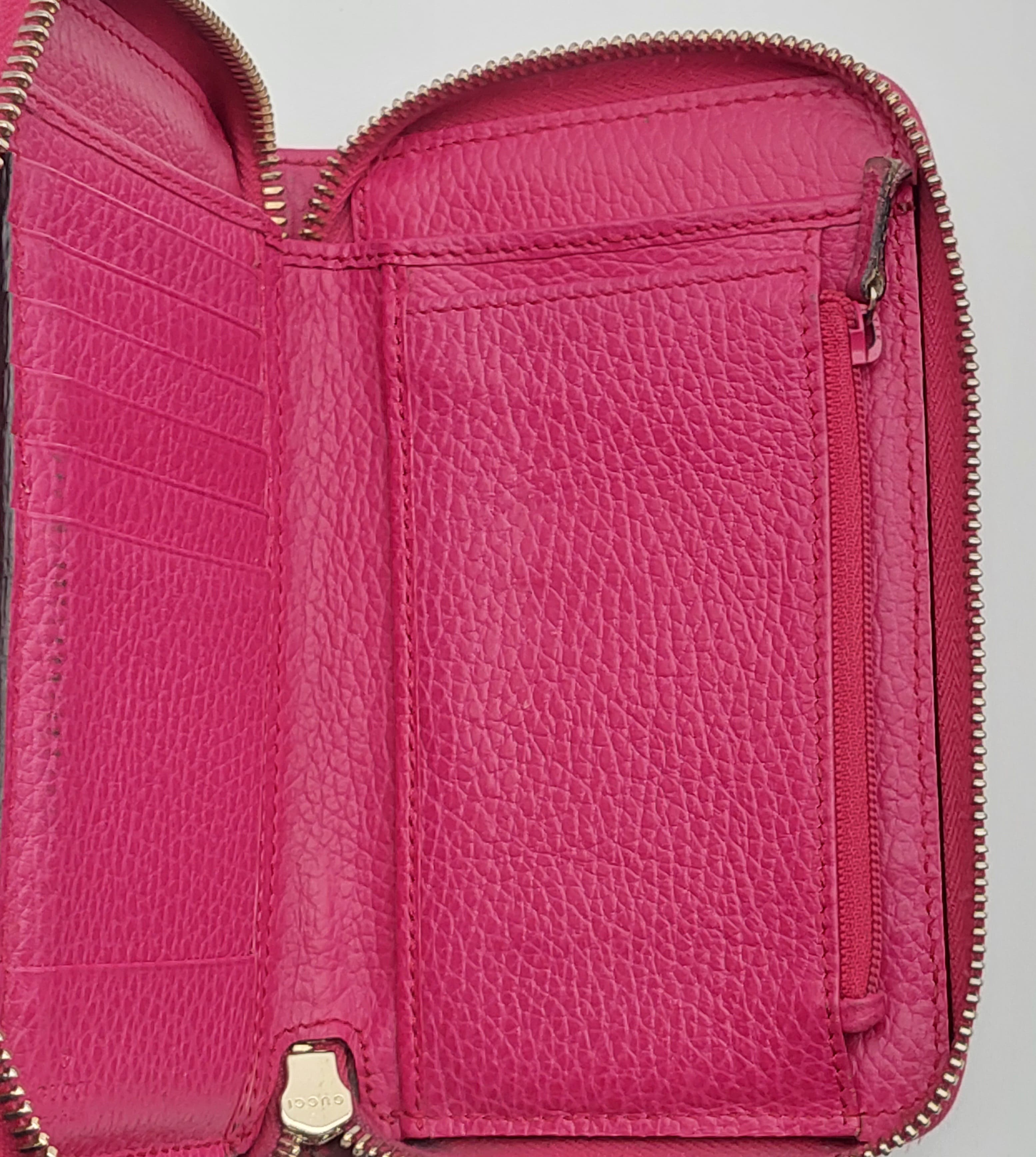 Gucci Swing Zip Wallet Fuchsia