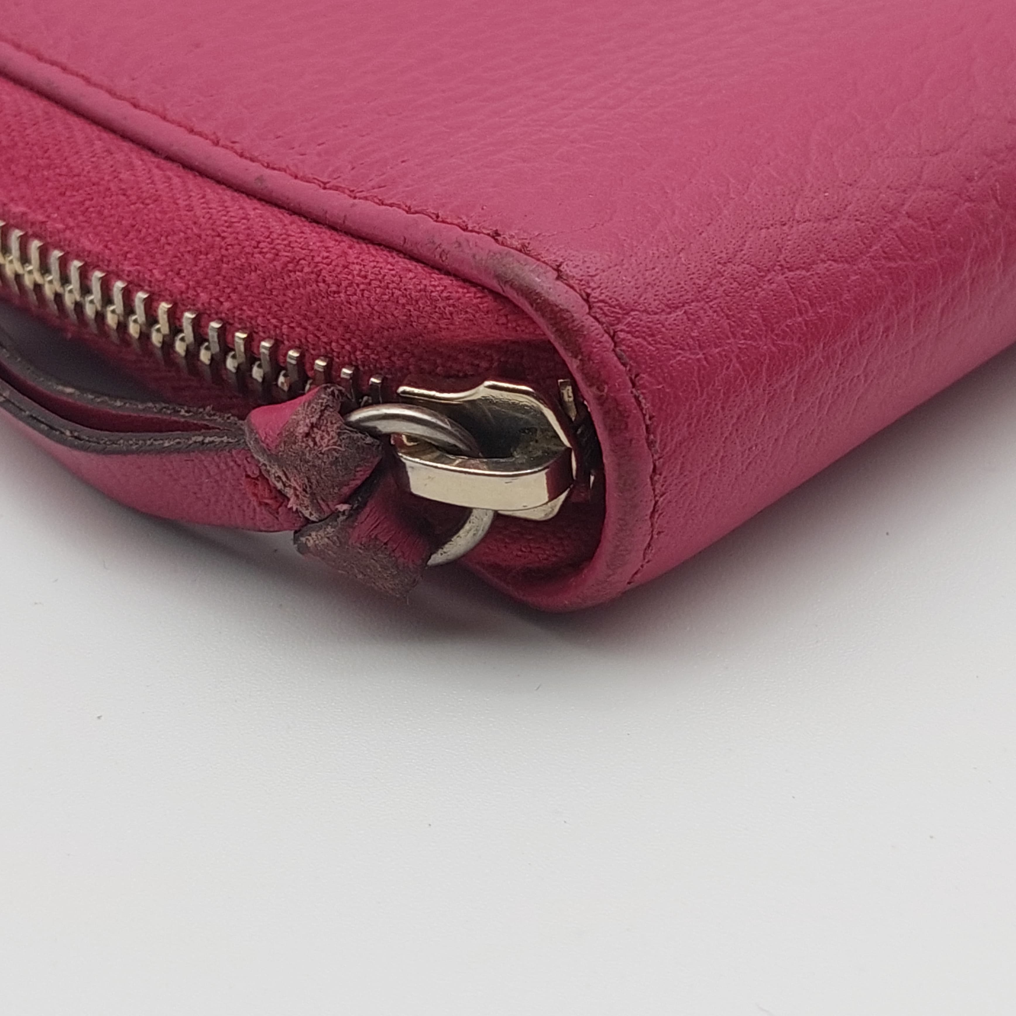 Gucci Swing Zip Wallet Fuchsia