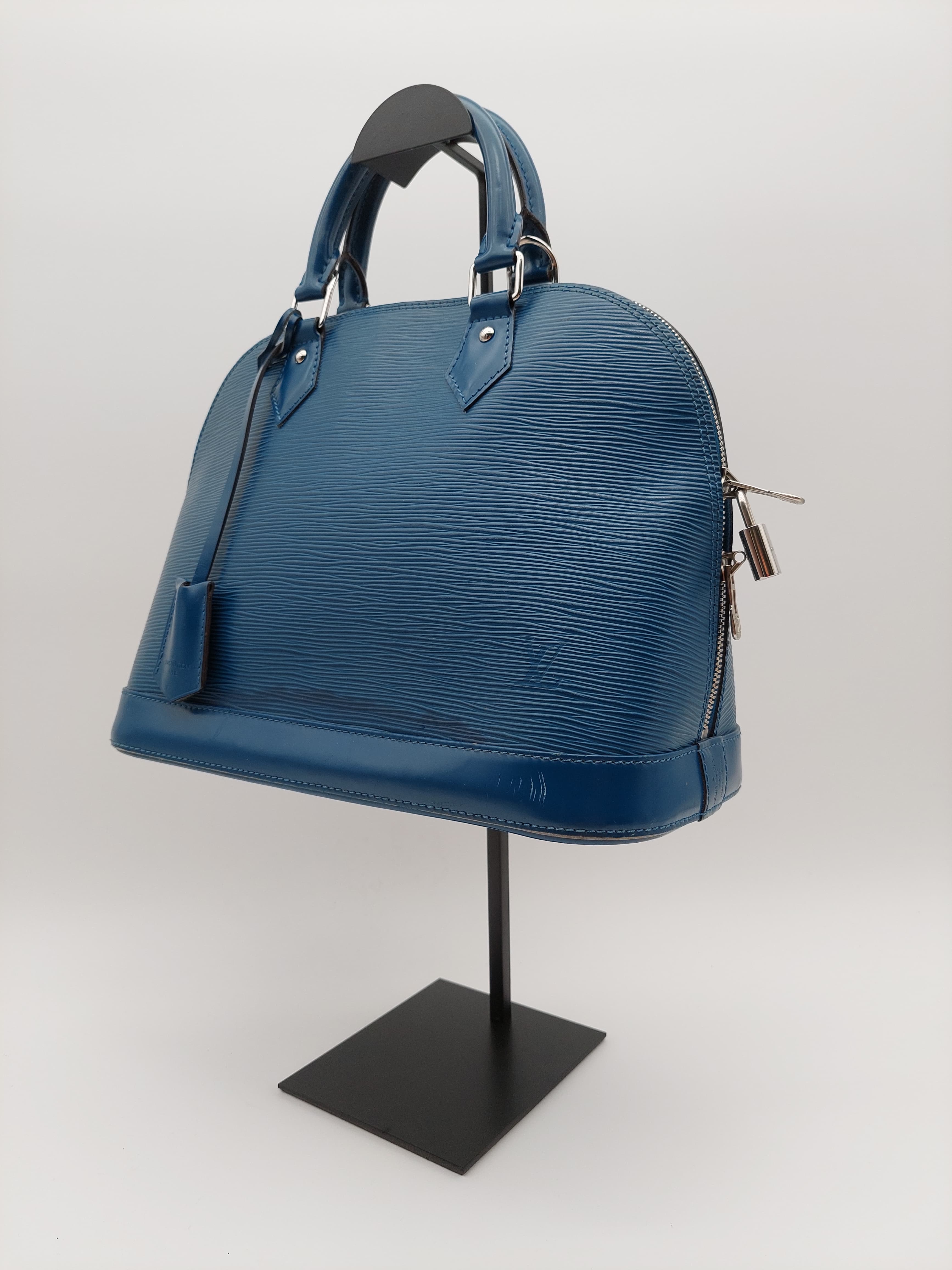 Louis Vuitton Alma PM Epi