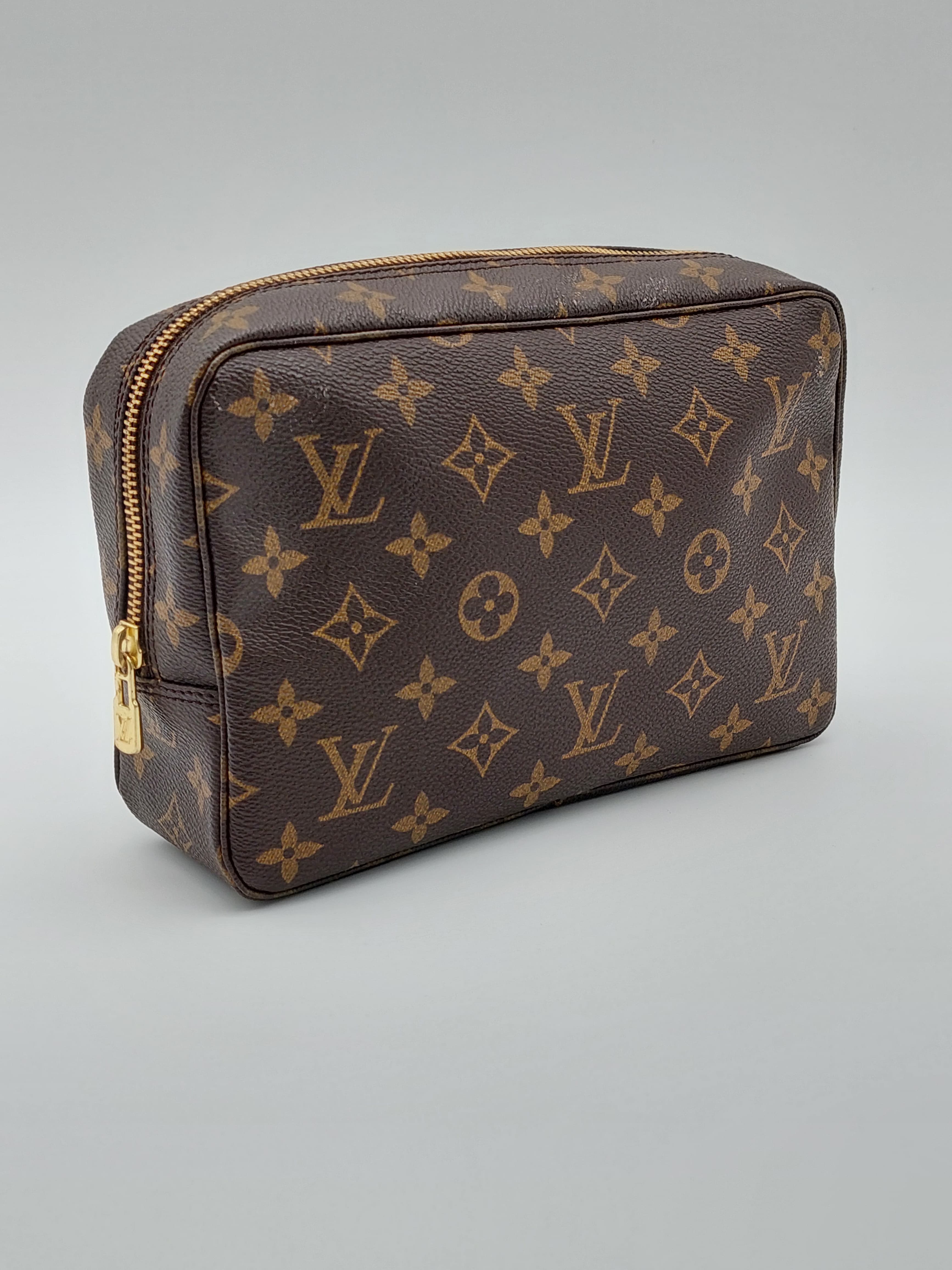 Louis Vuitton Trousse Toilette 23