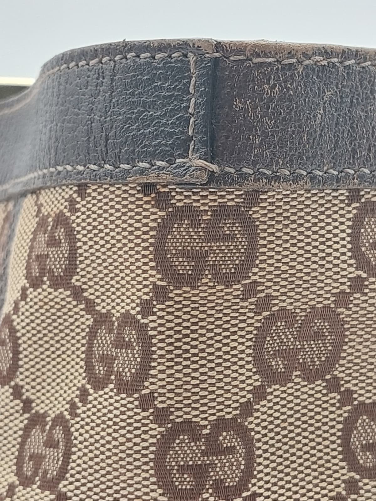 Gucci Abbey D ring beige brown
