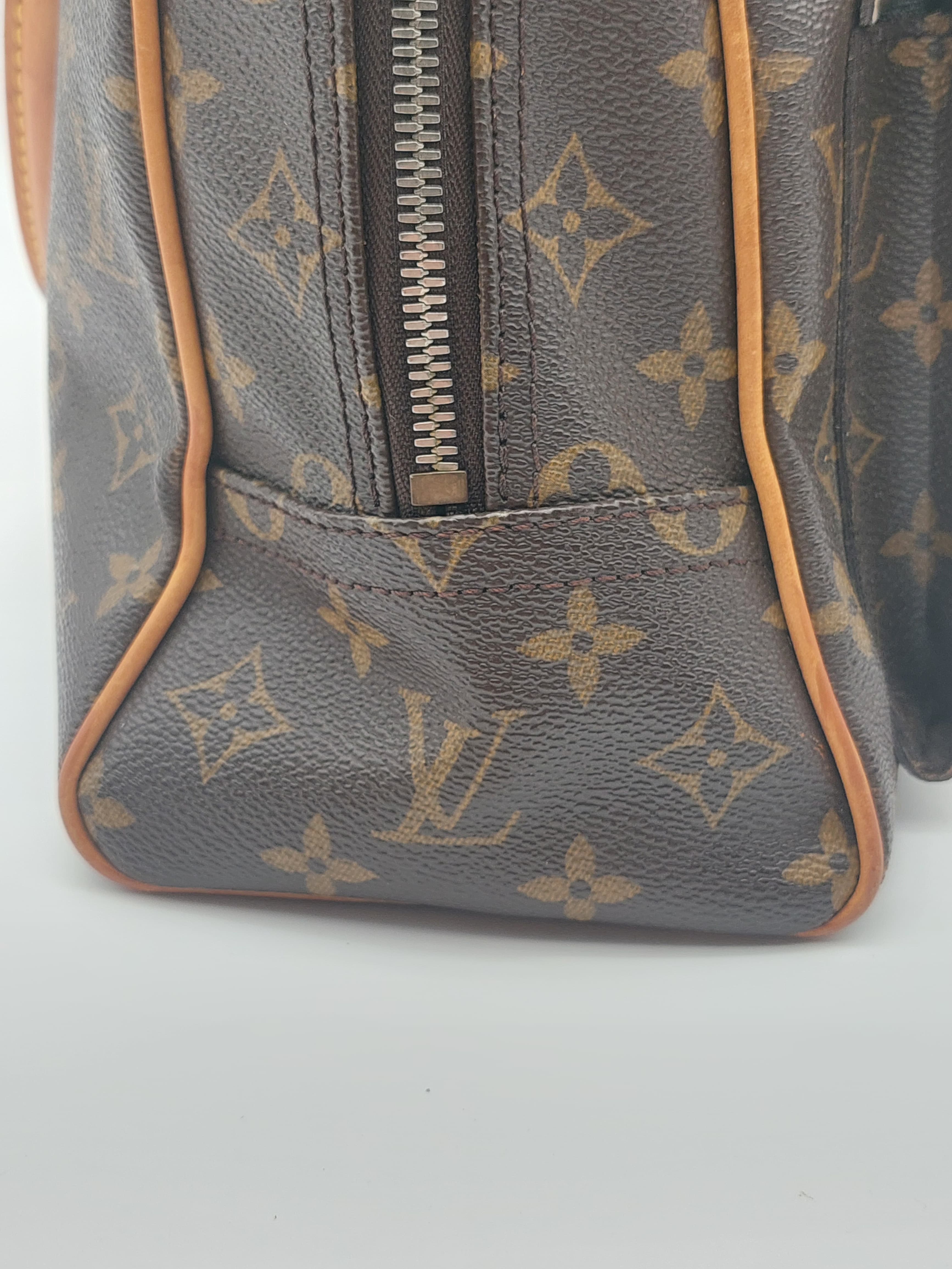 Louis Vuitton Manhattan GM