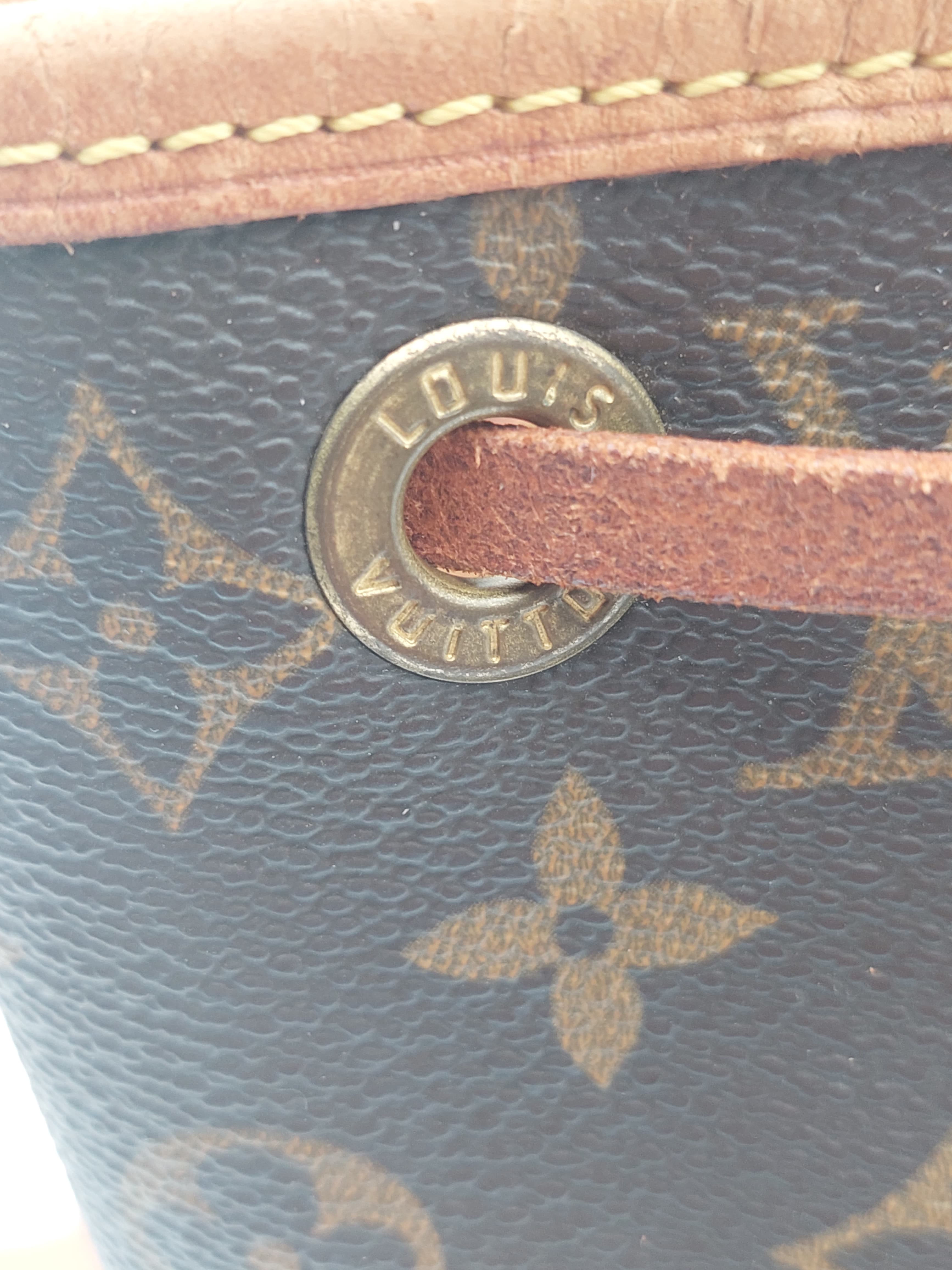 Louis Vuitton Montsouris MM