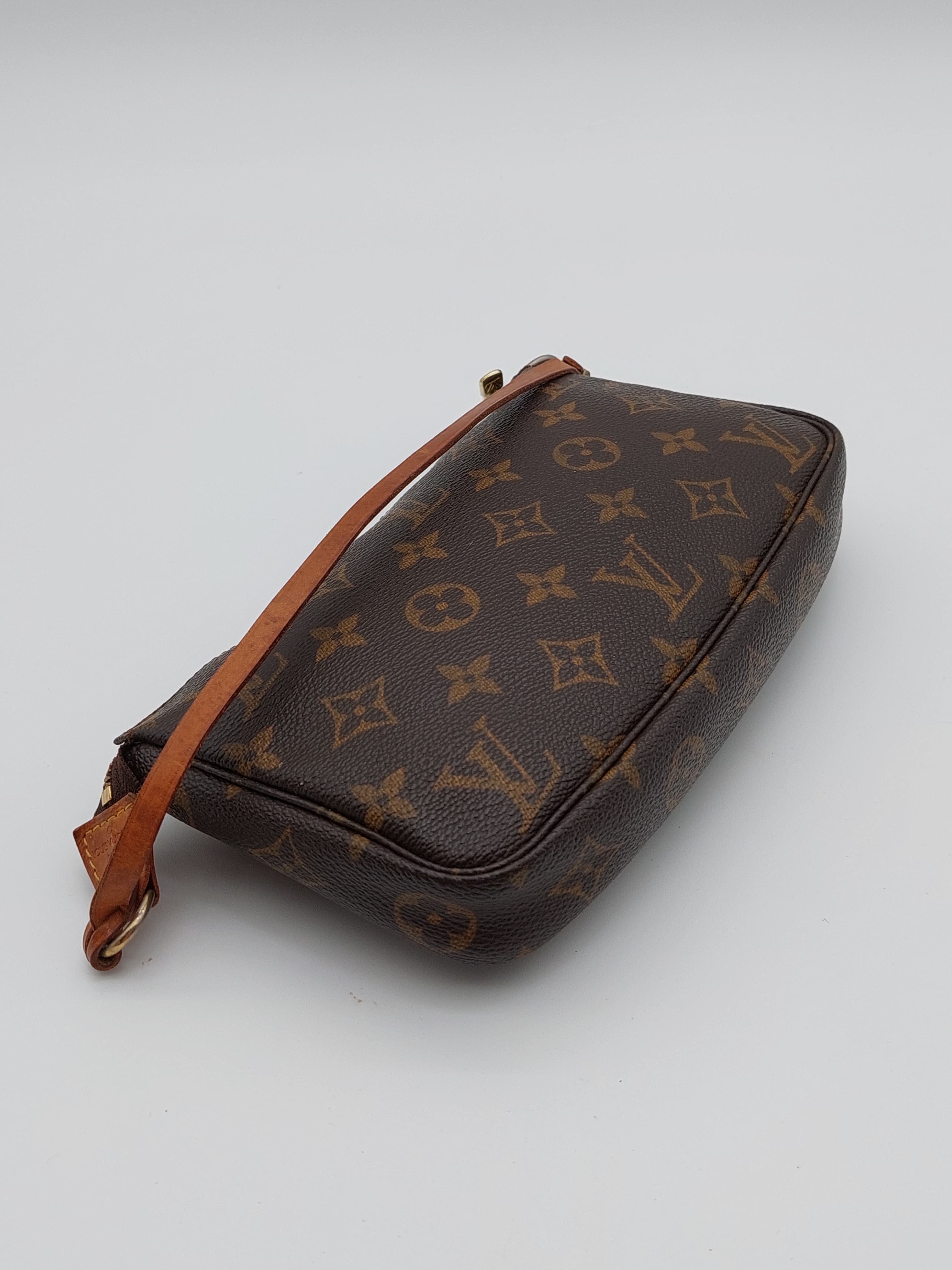 Louis Vuitton Pochette Accessoires