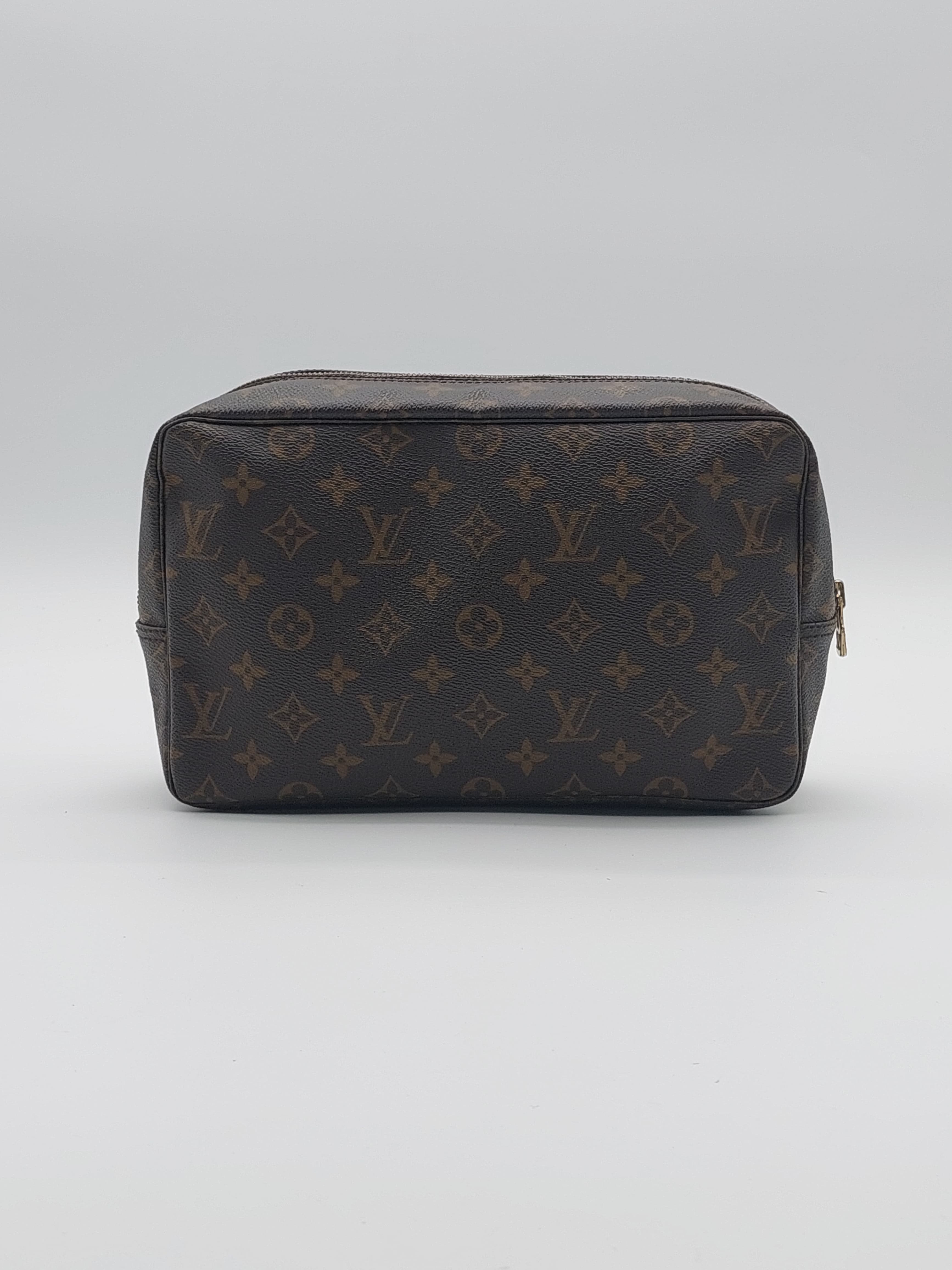 Louis Vuitton Trousse Toilette 28
