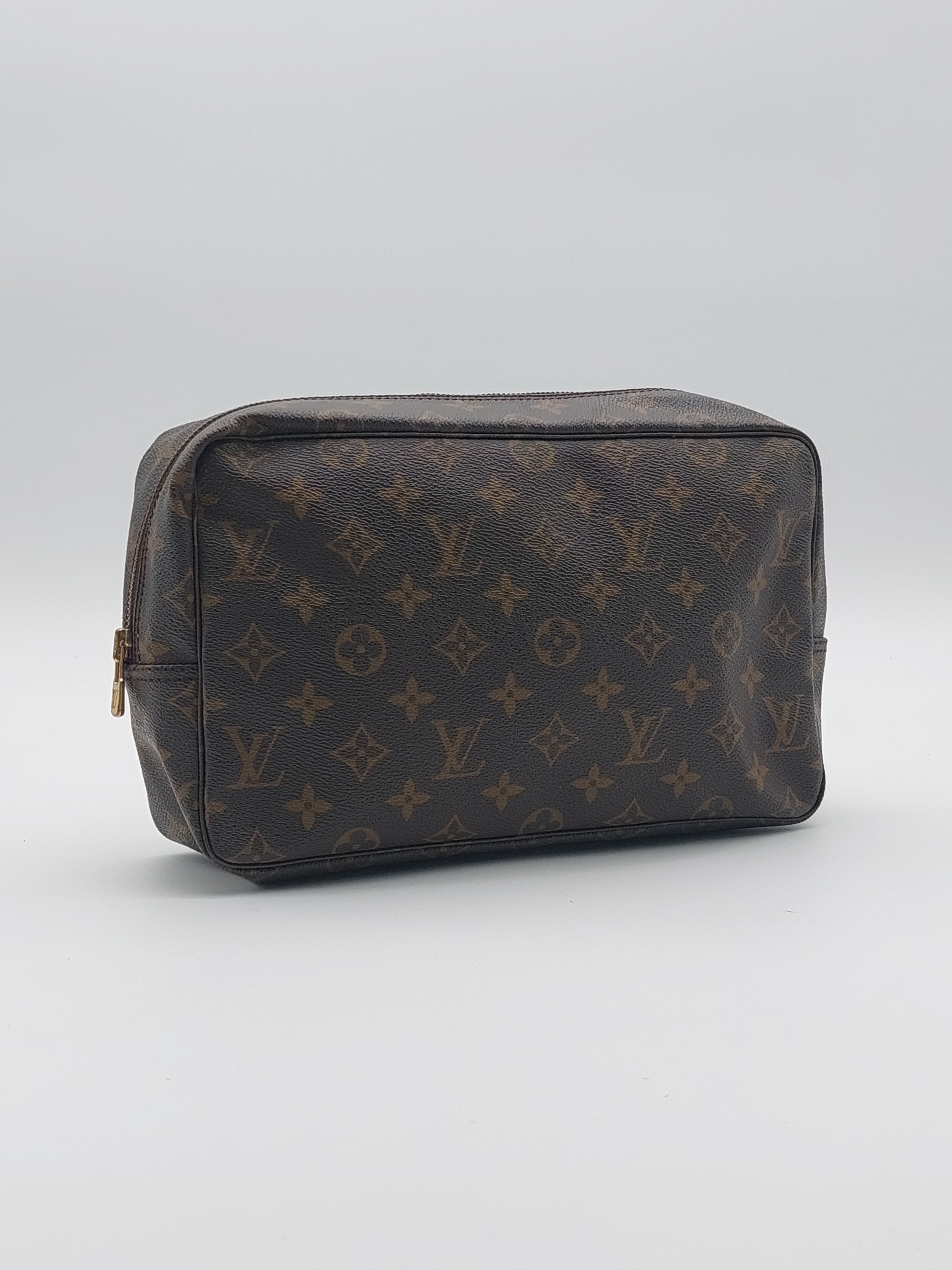 Louis Vuitton Trousse Toilette 28