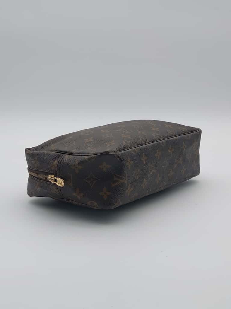 Louis Vuitton Trousse Toilette 28