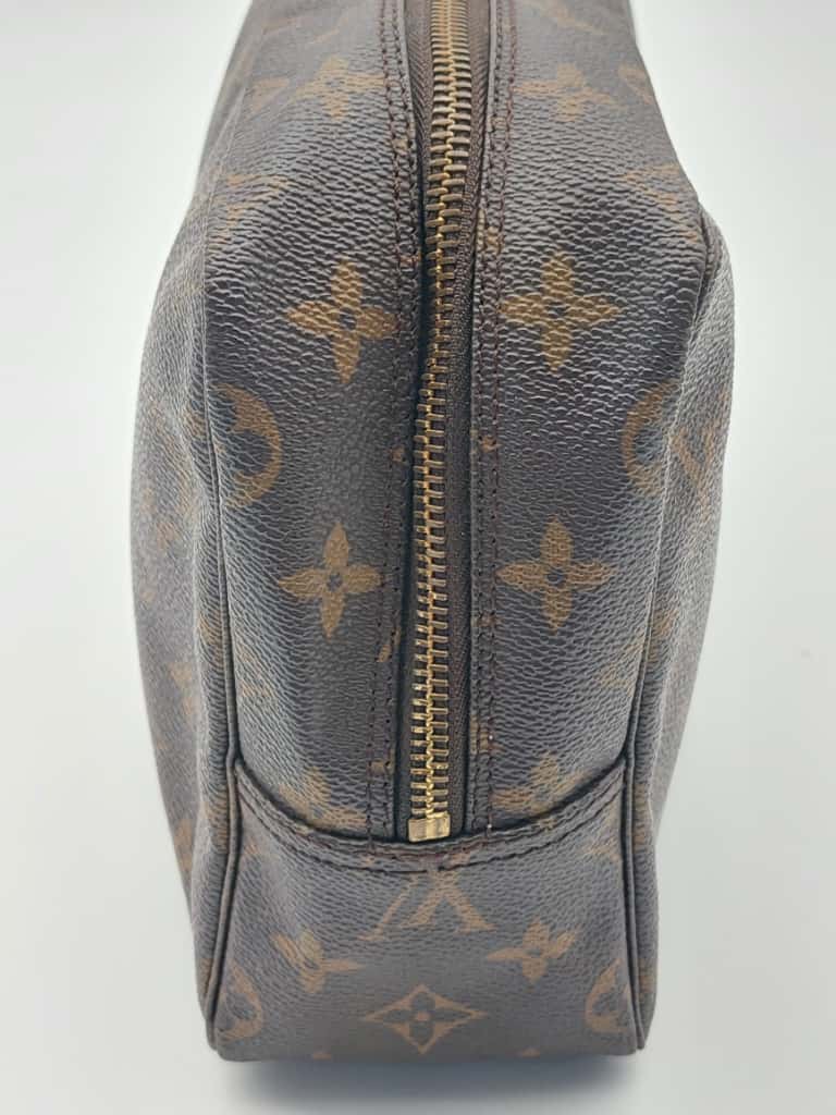 Louis Vuitton Trousse Toilette 28