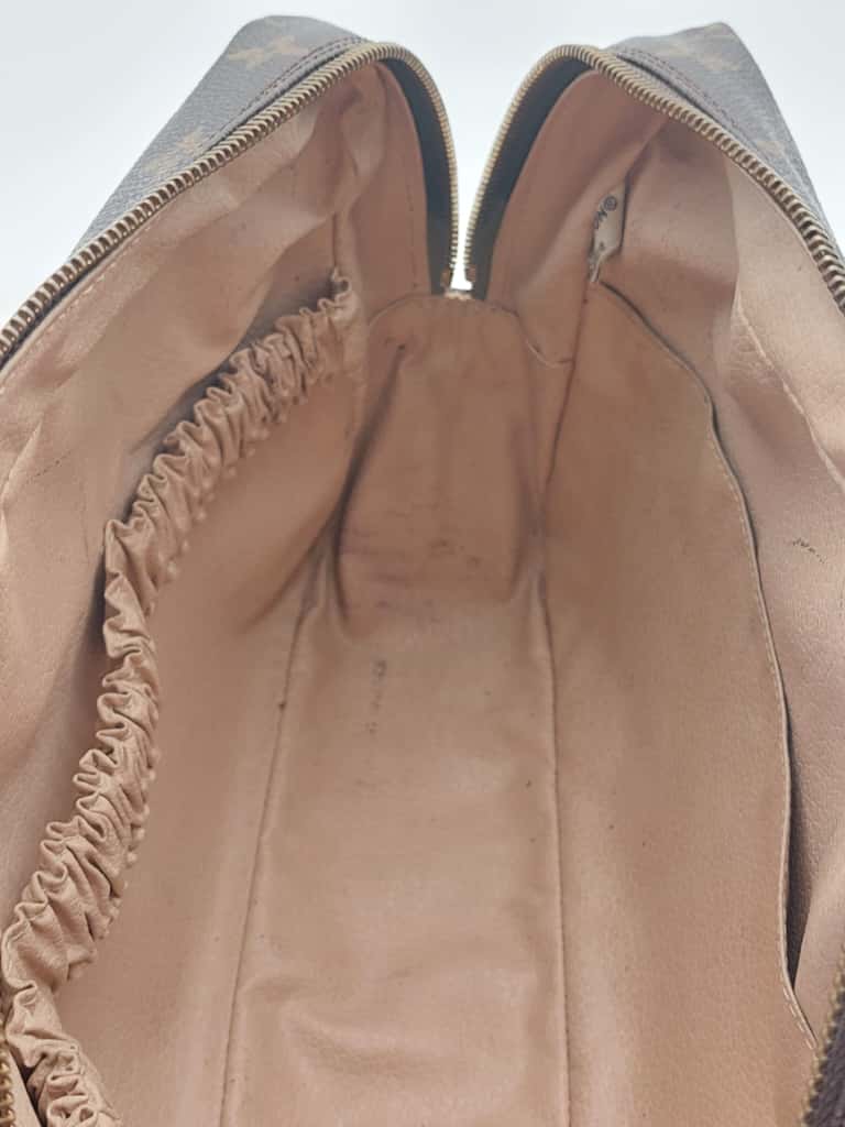 Louis Vuitton Trousse Toilette 28