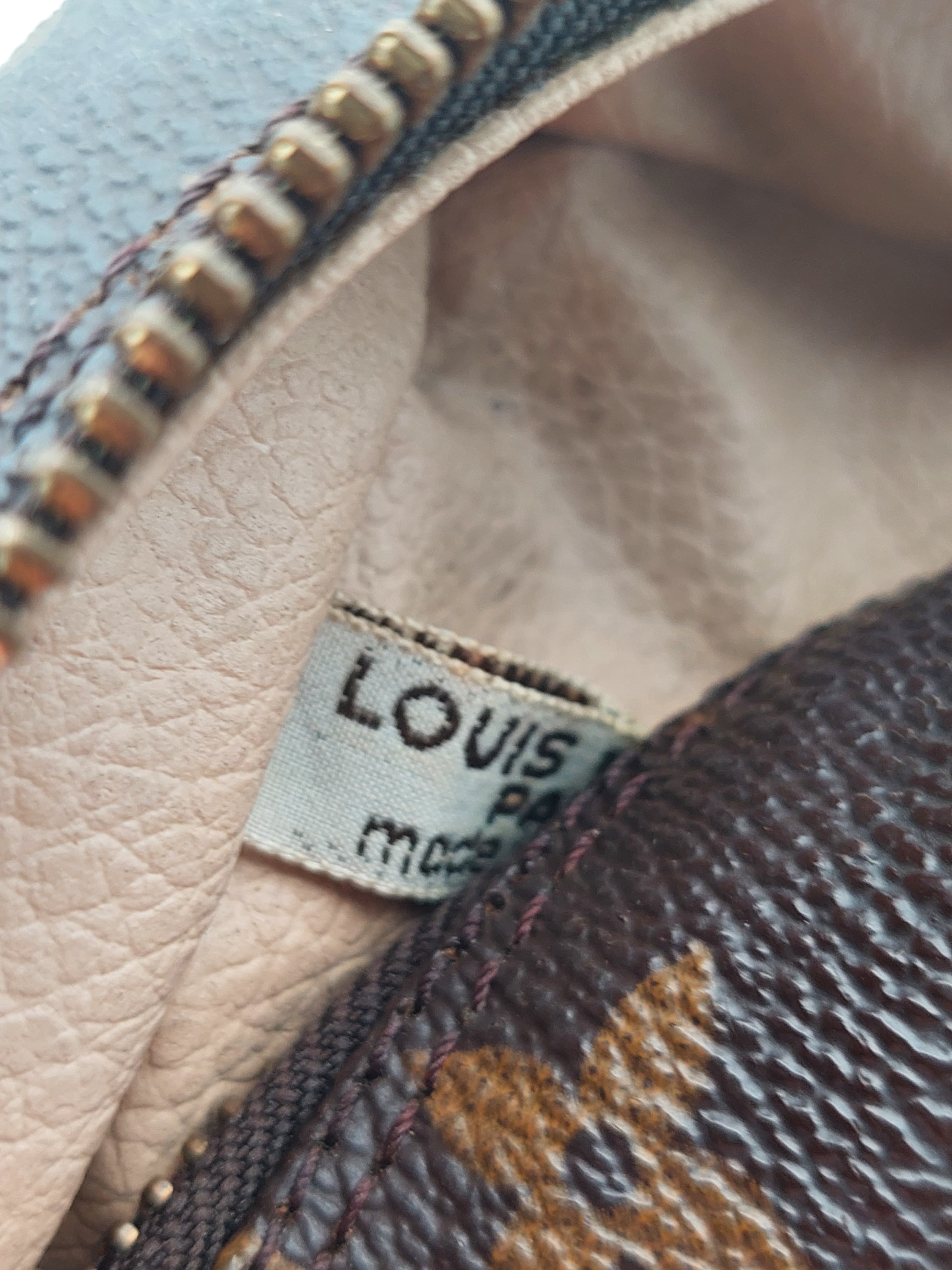 Louis Vuitton Trousse Toilette 28