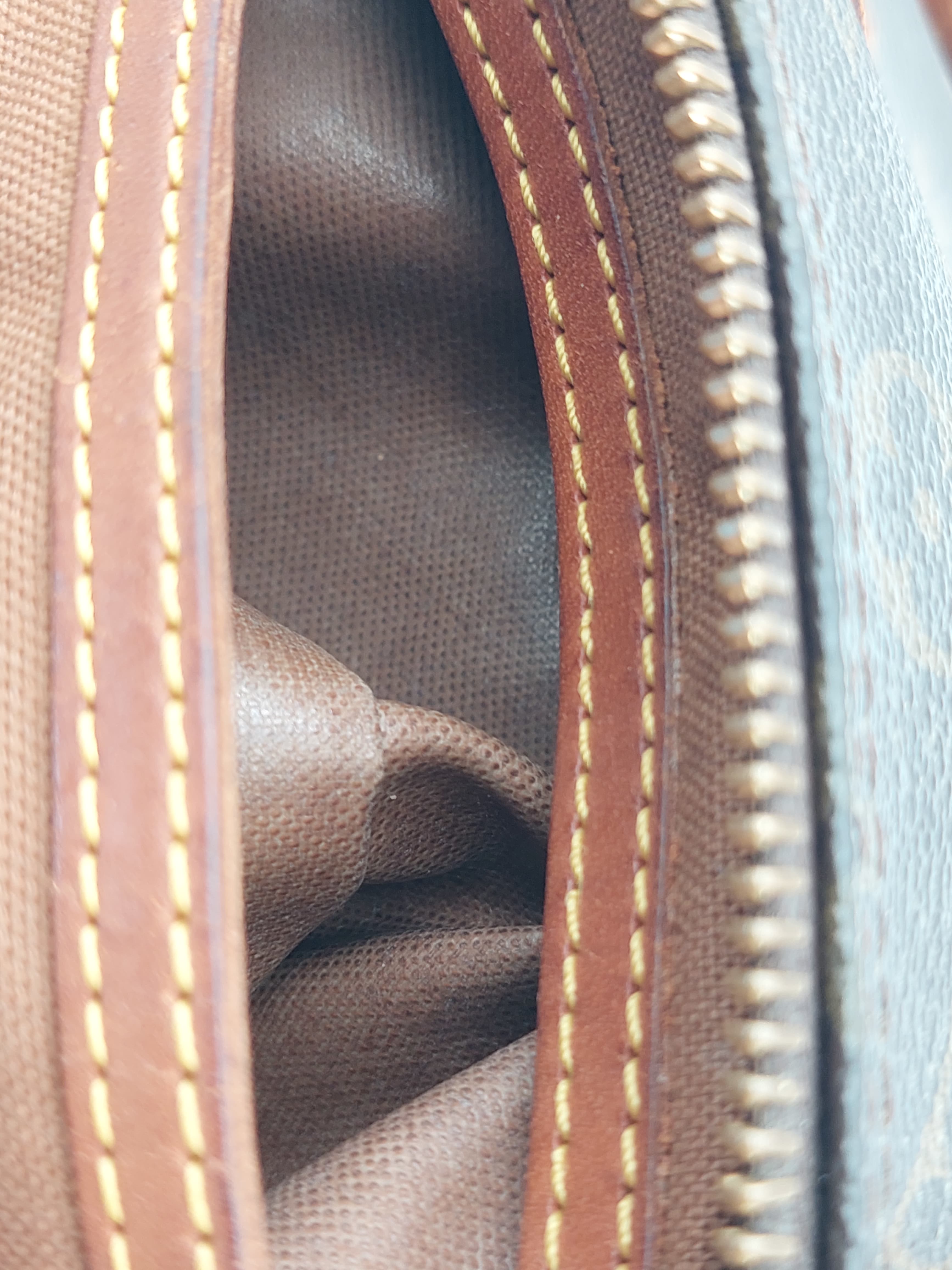Louis Vuitton Speedy 30