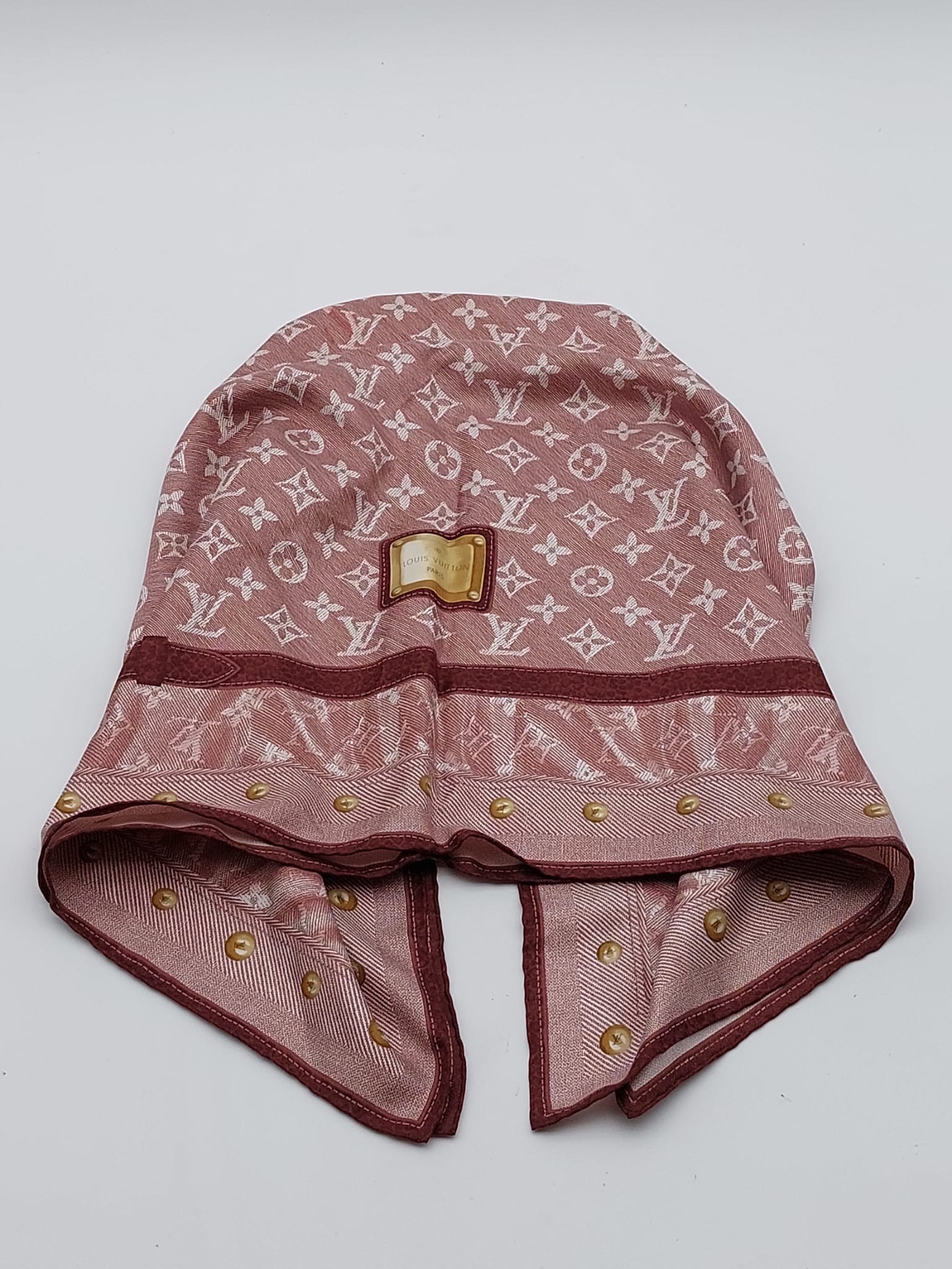 Silk scarf denim look