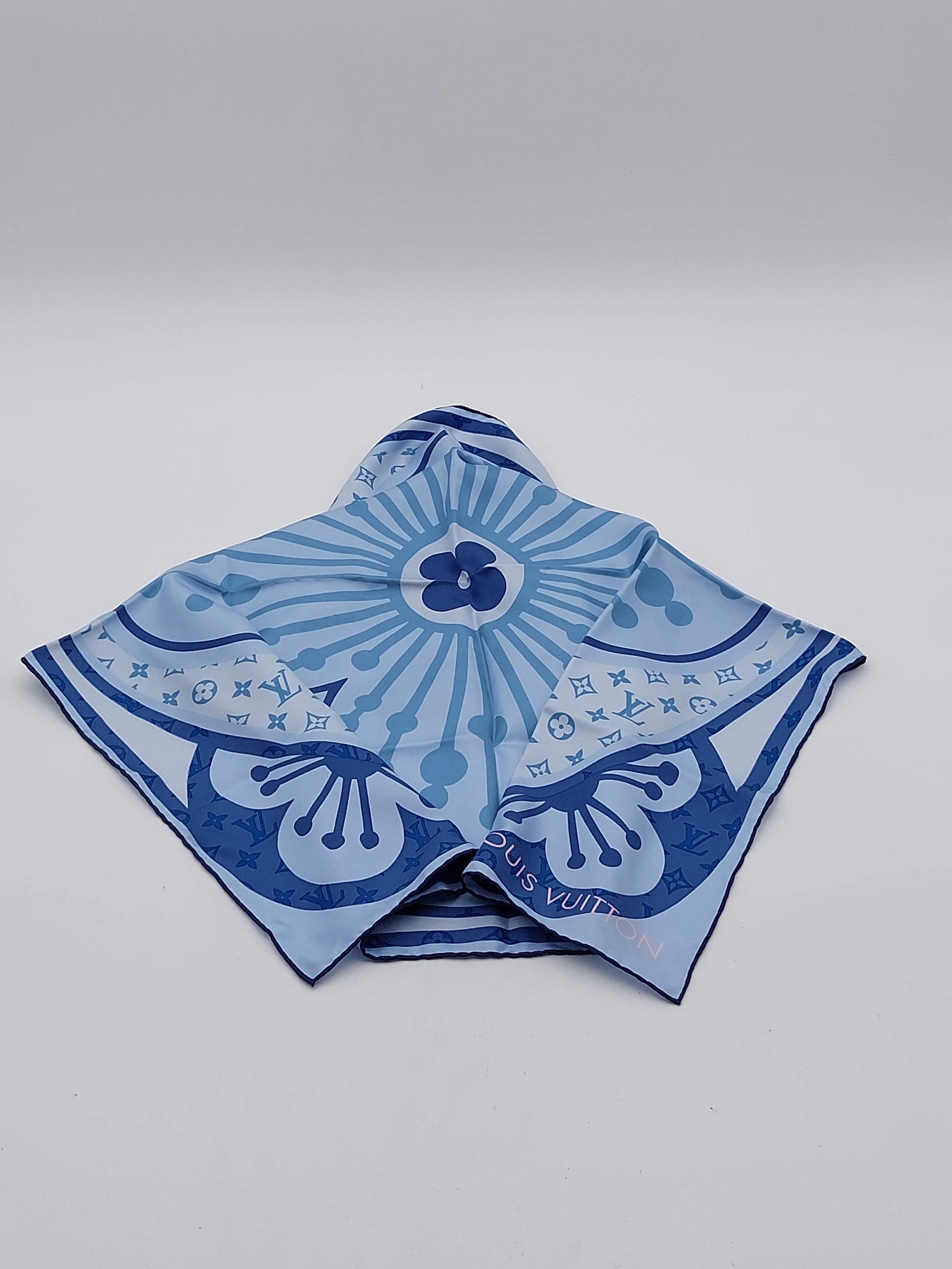 Silk scarf blue