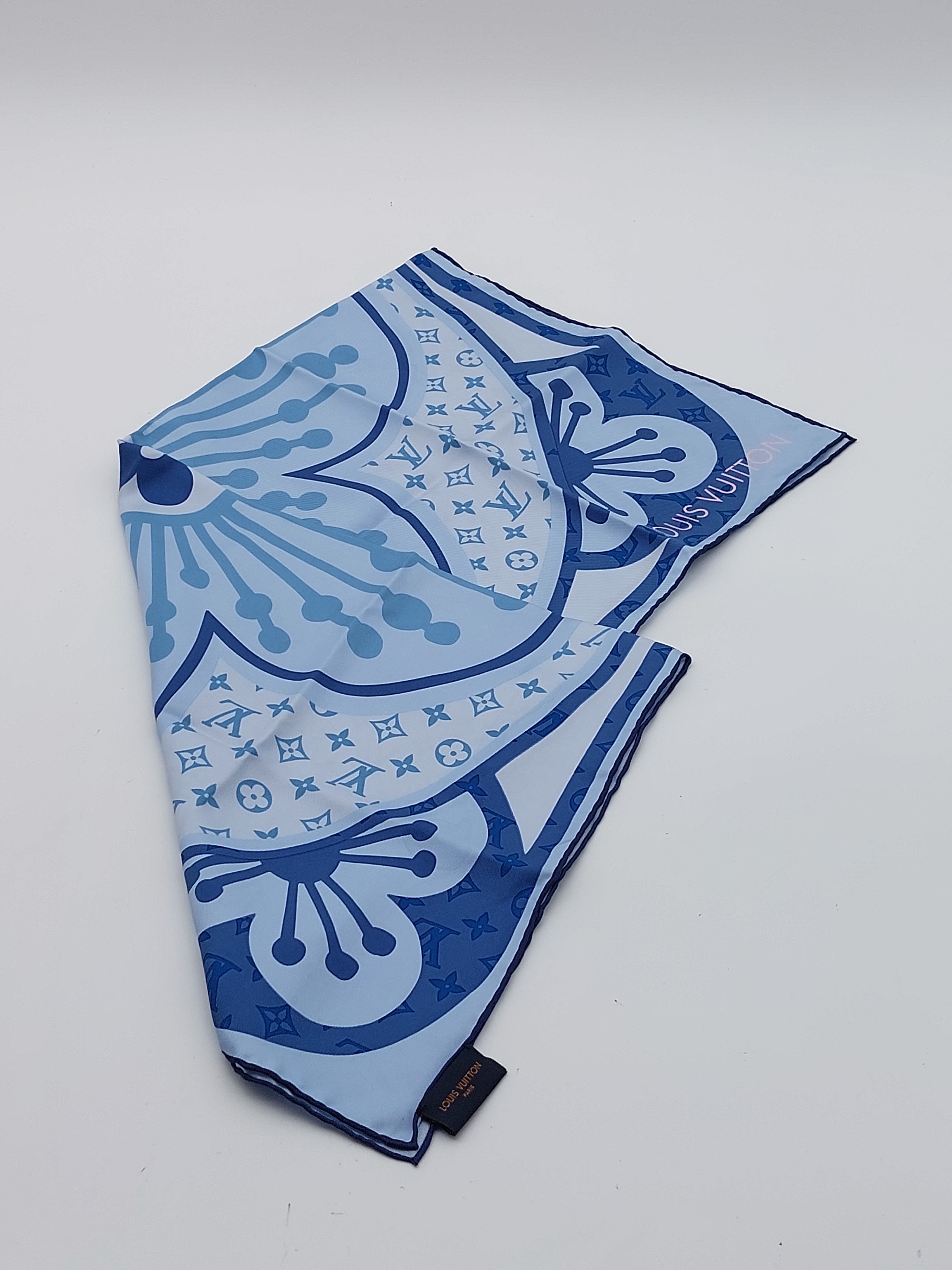 Silk scarf blue
