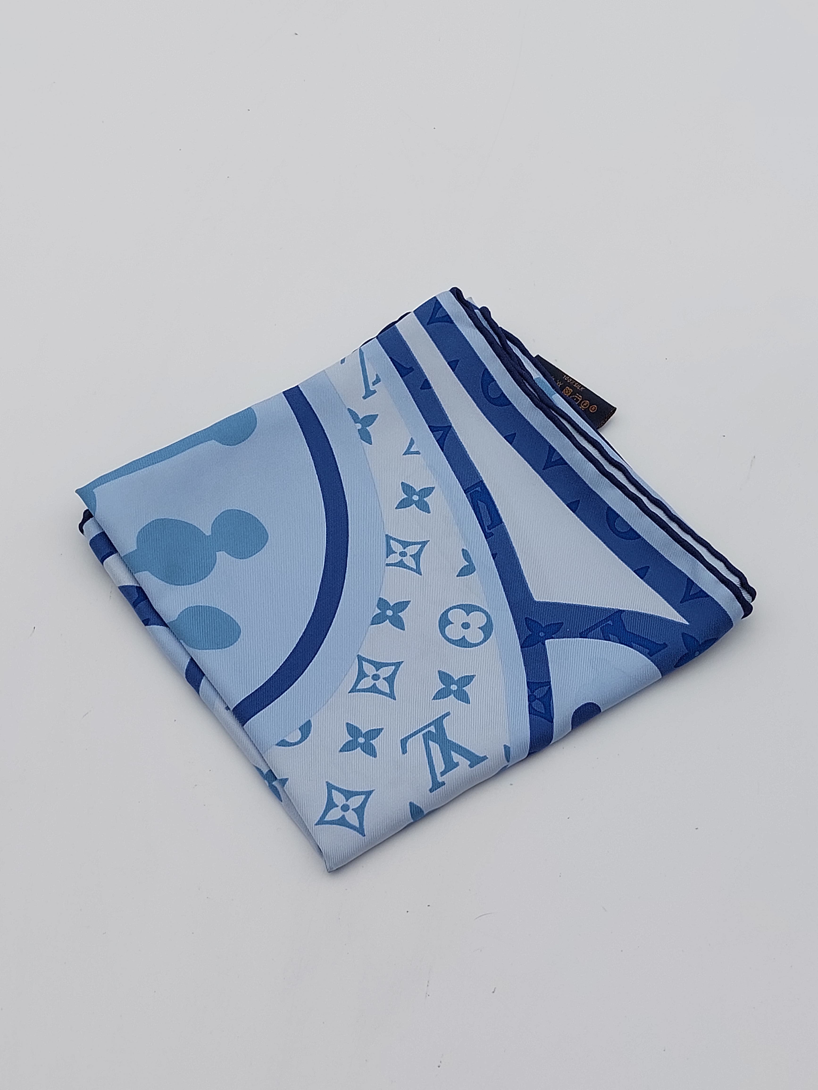 Silk scarf blue