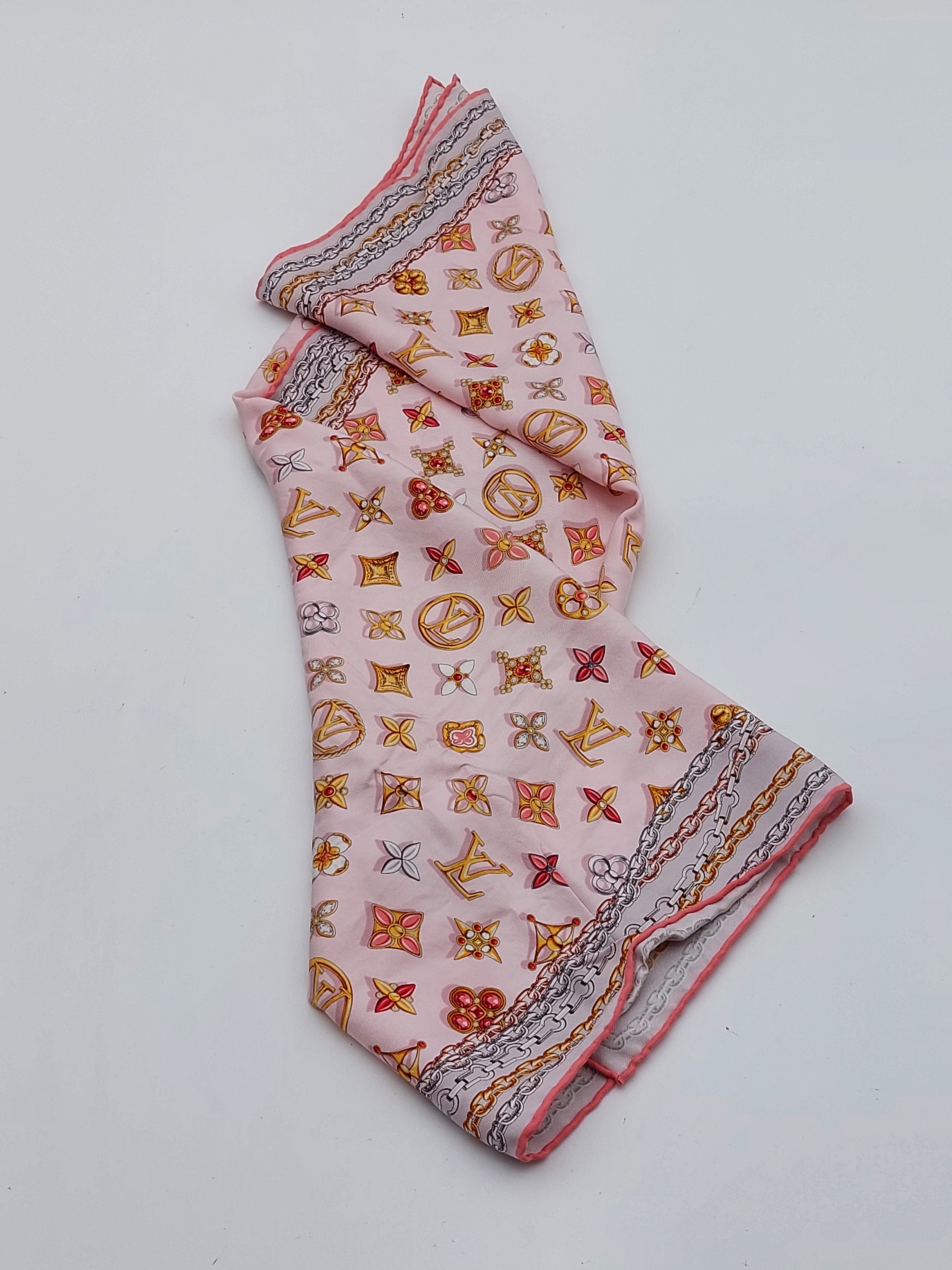 Your Highness Silk scarf