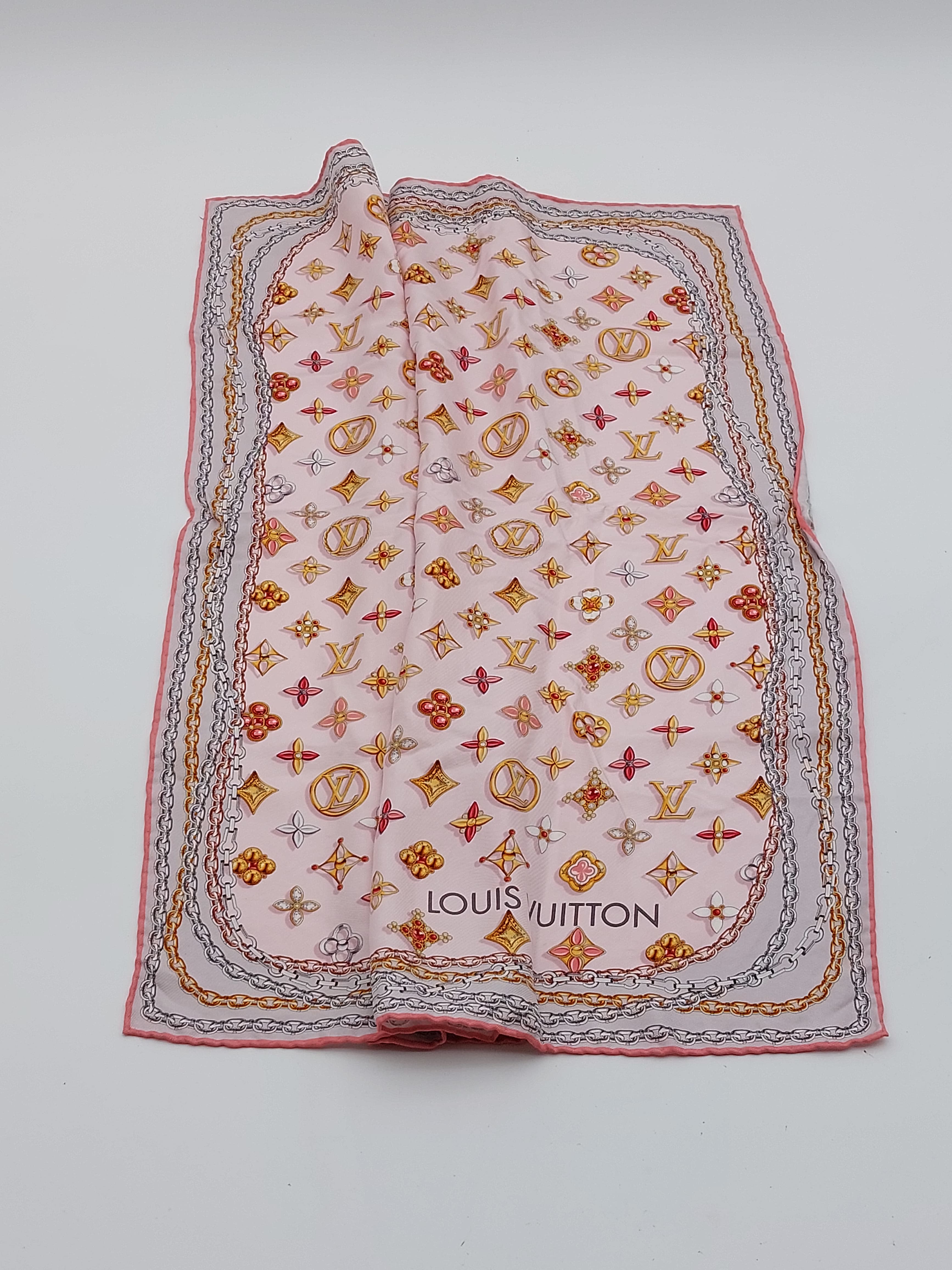 Your Highness Silk scarf