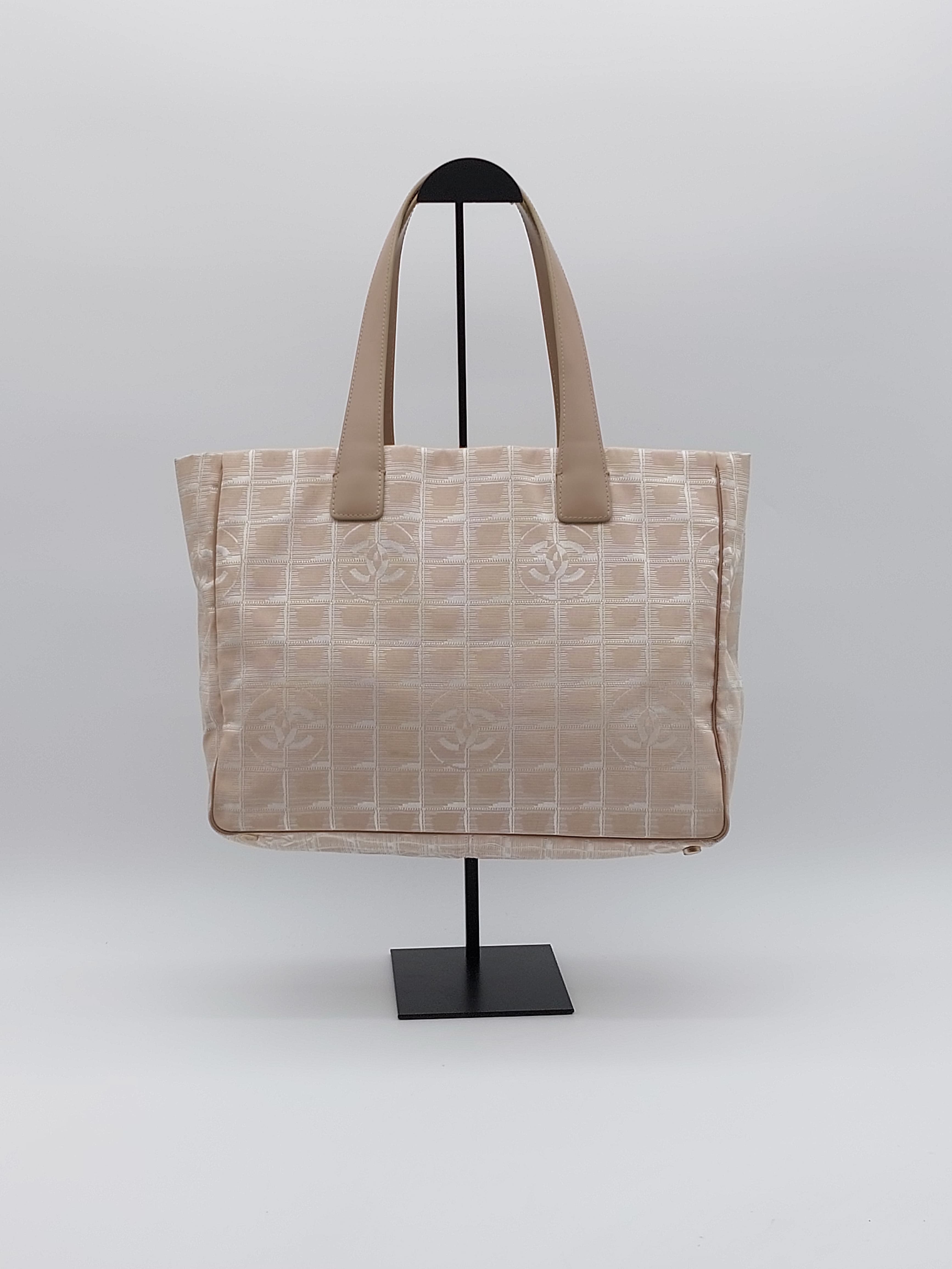 Travel Line Tote