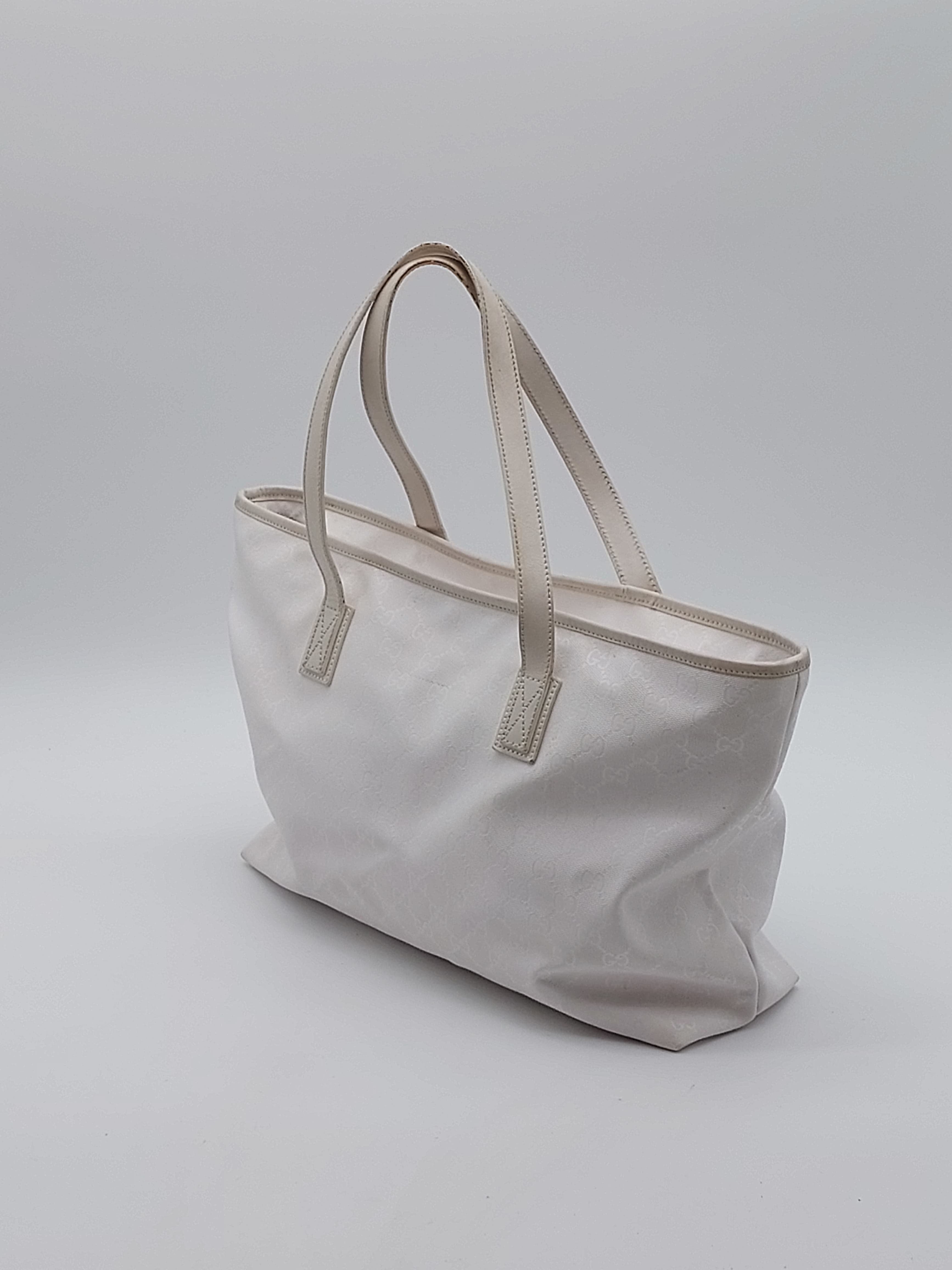 GG Canvas Shoulderbag