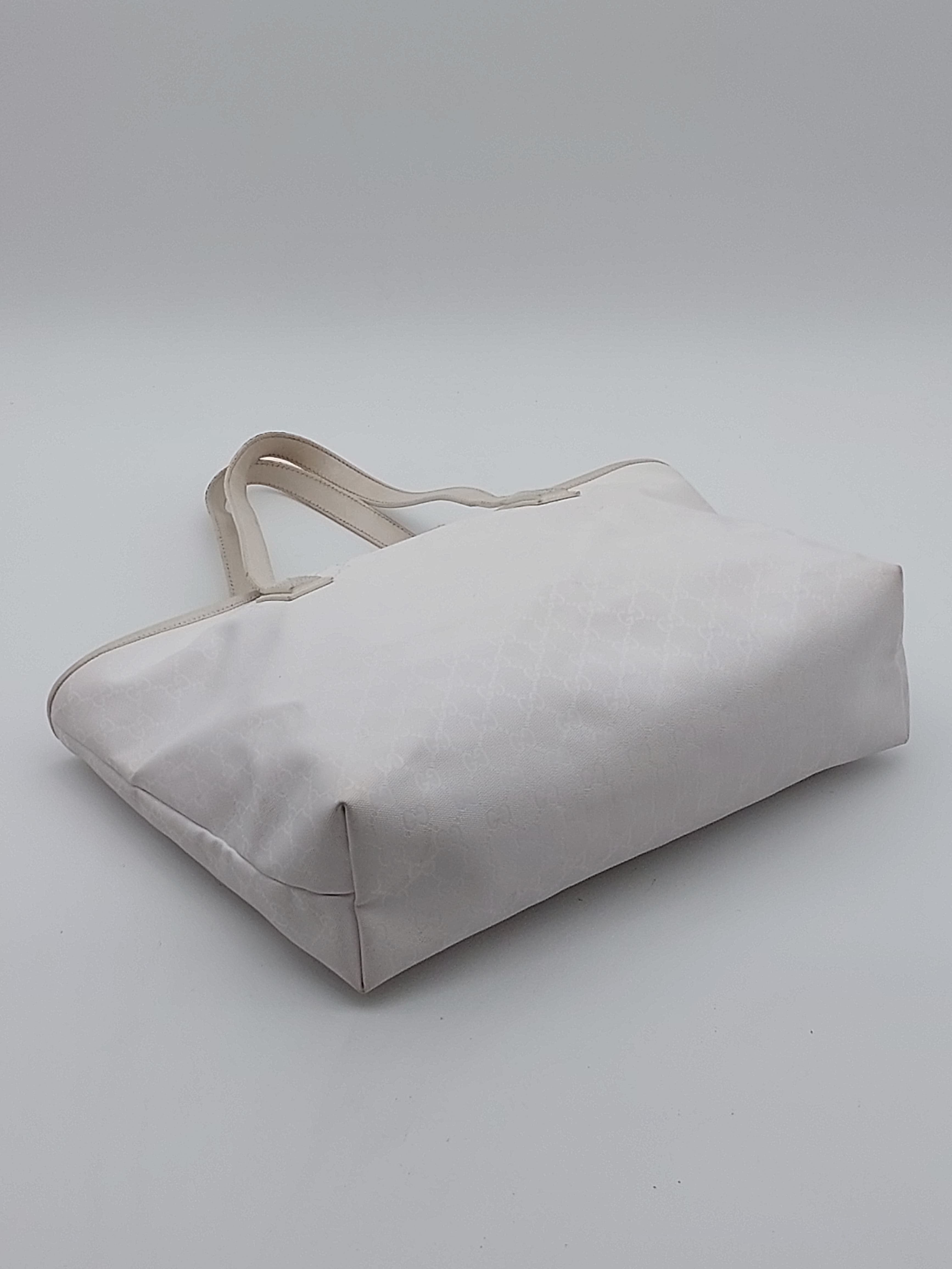 GG Canvas Shoulderbag