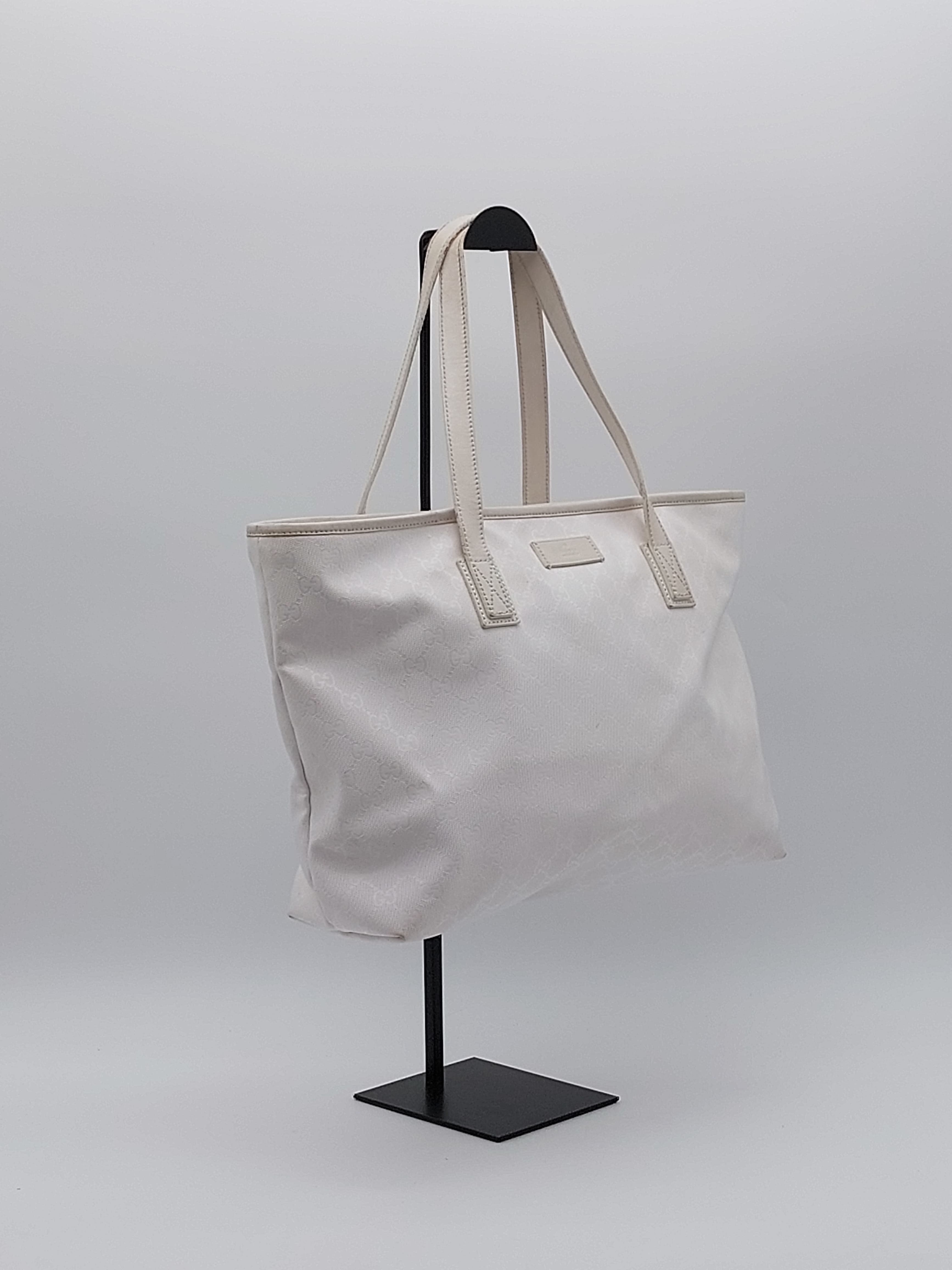 GG Canvas Shoulderbag