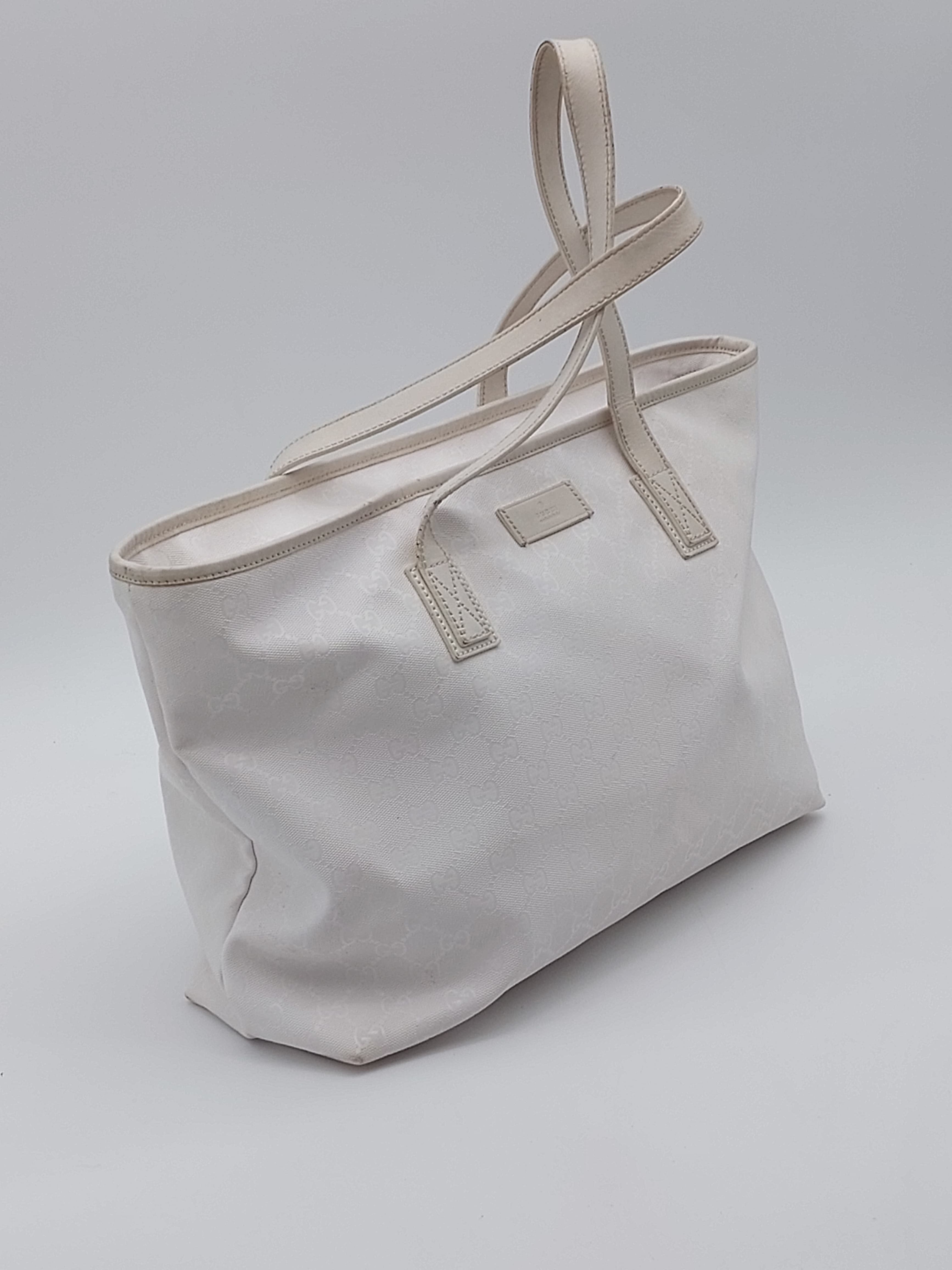 GG Canvas Shoulderbag