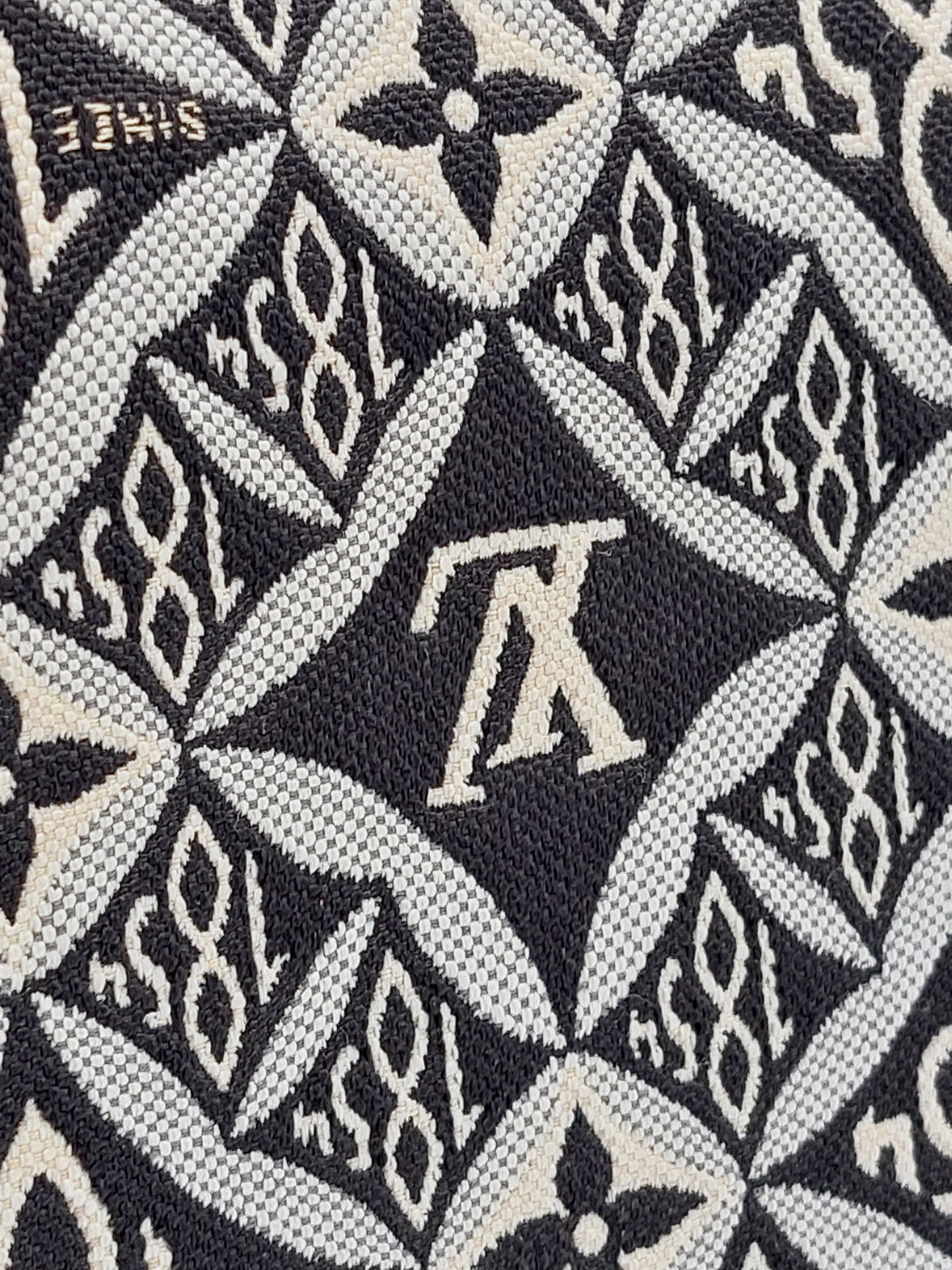 Since 1854 Dauphine MM