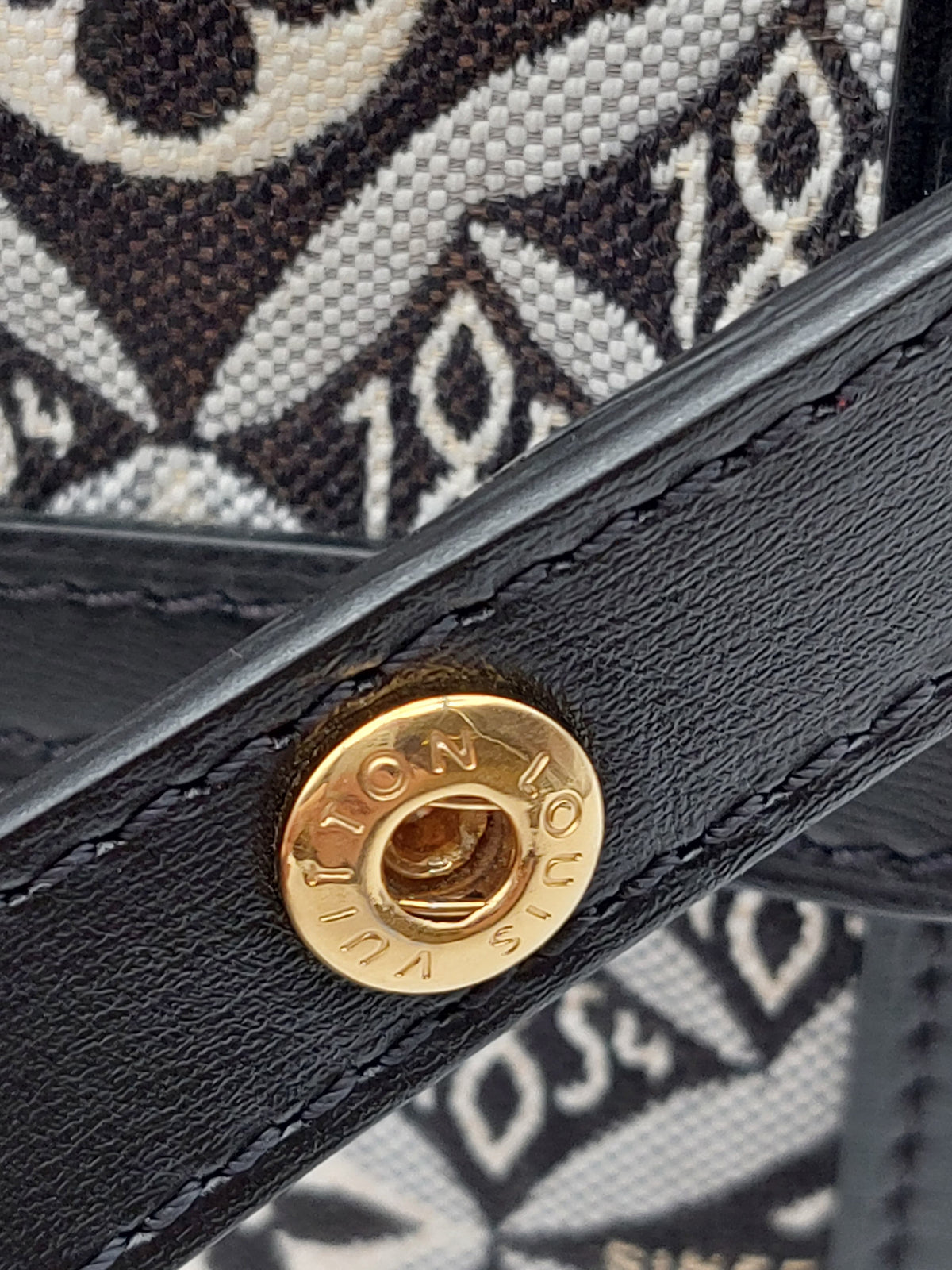 Since 1854 Dauphine MM