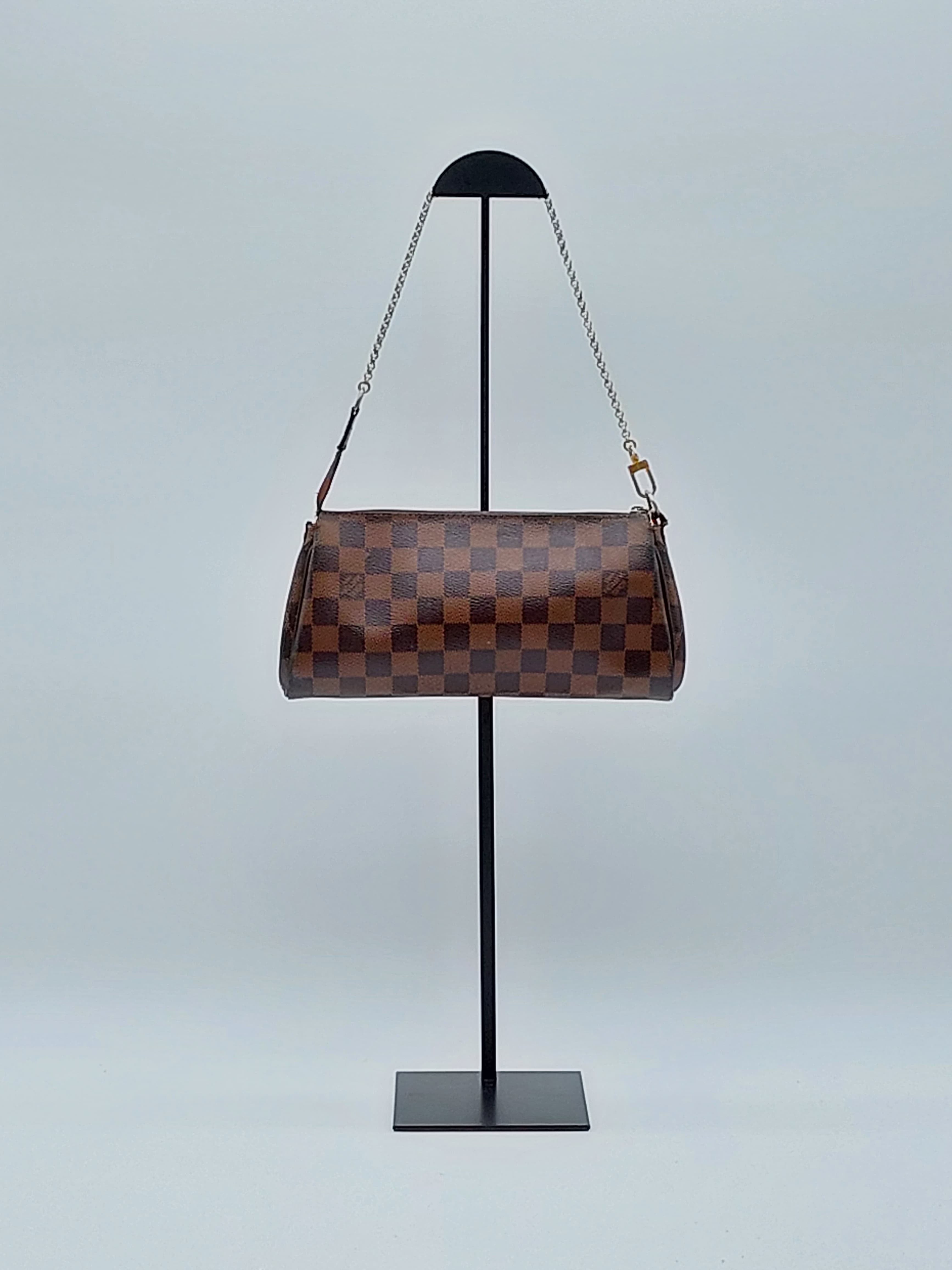 Eva Pochette