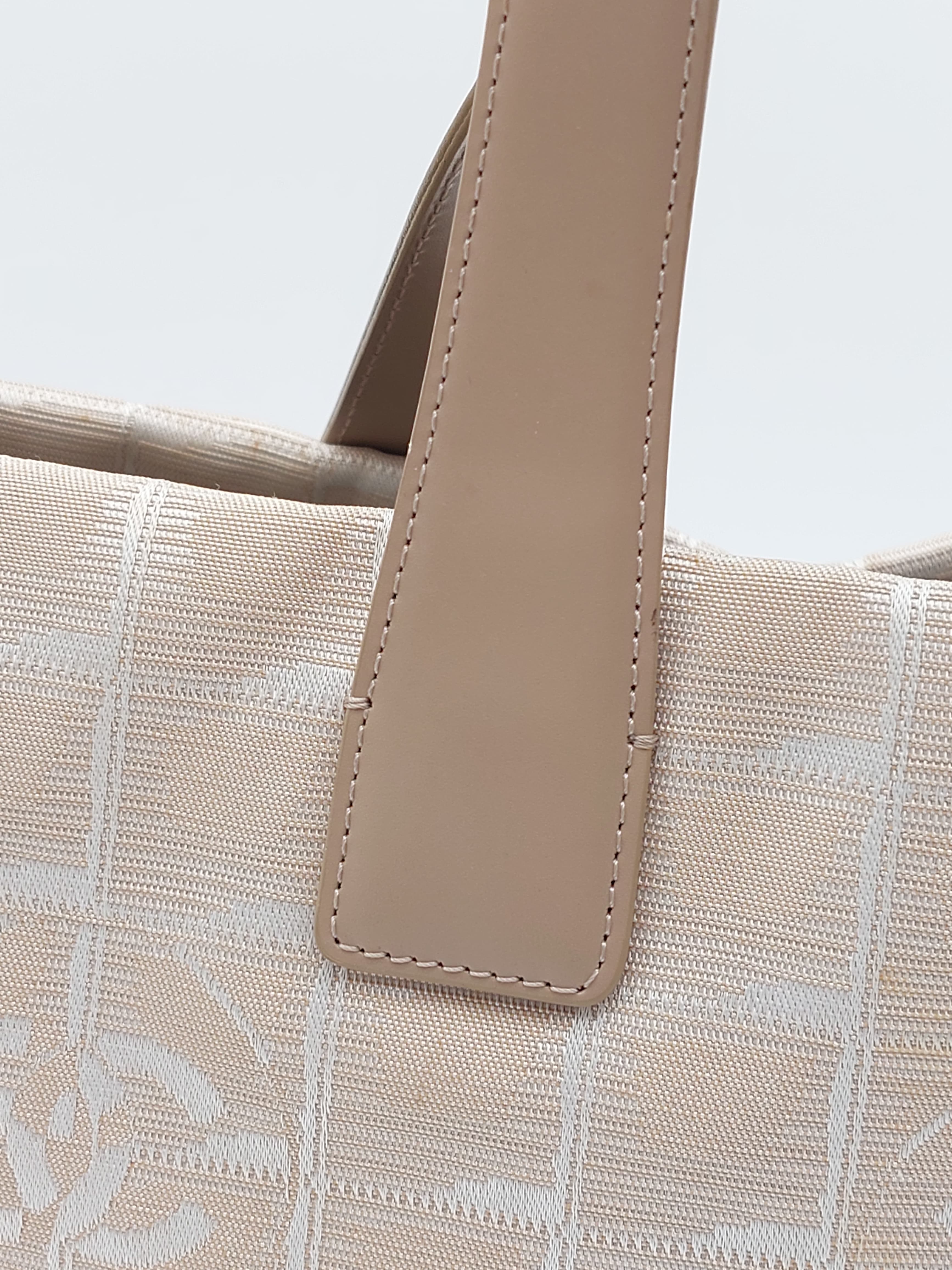 Travel Line Tote