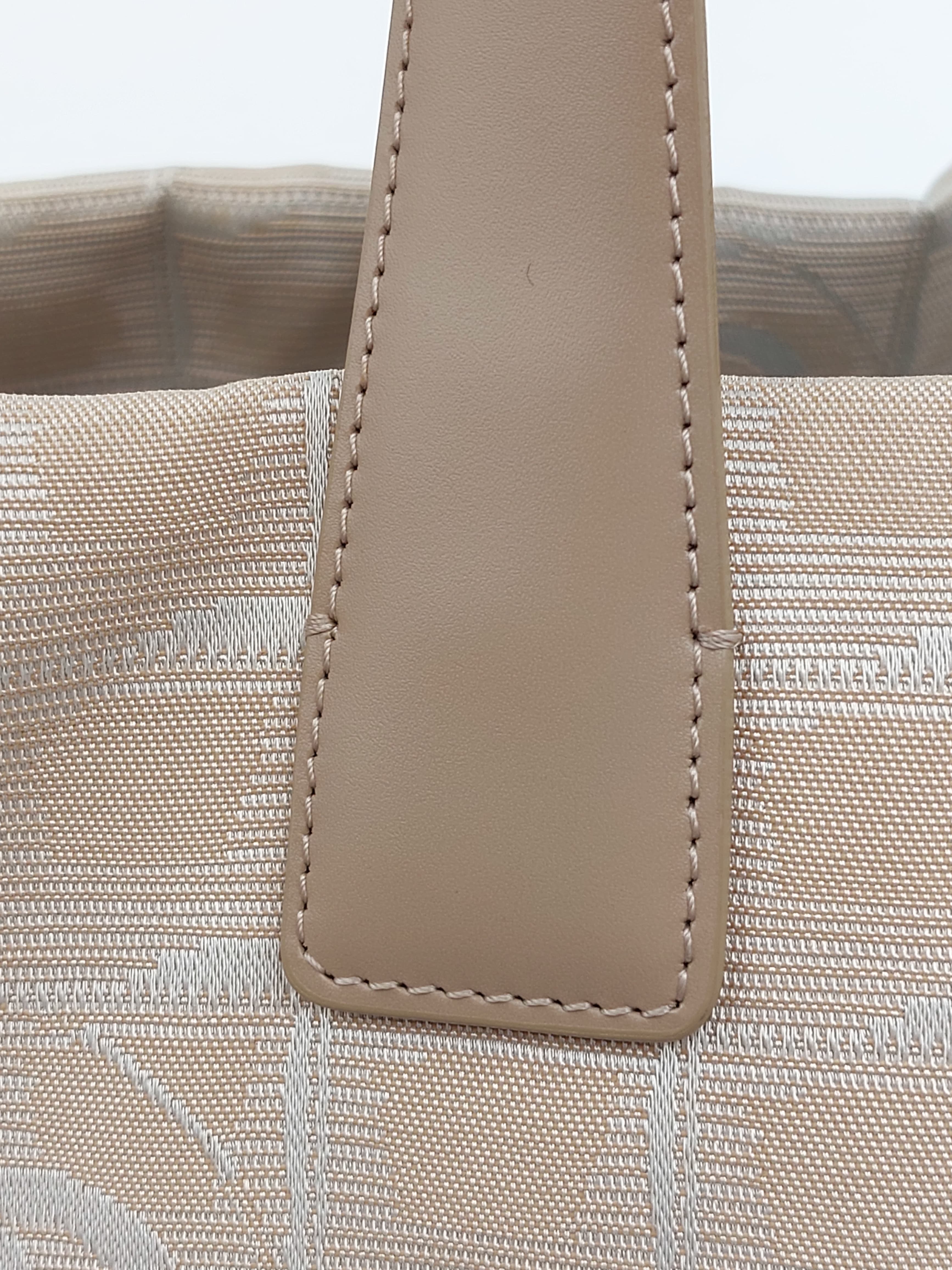 Travel Line Tote
