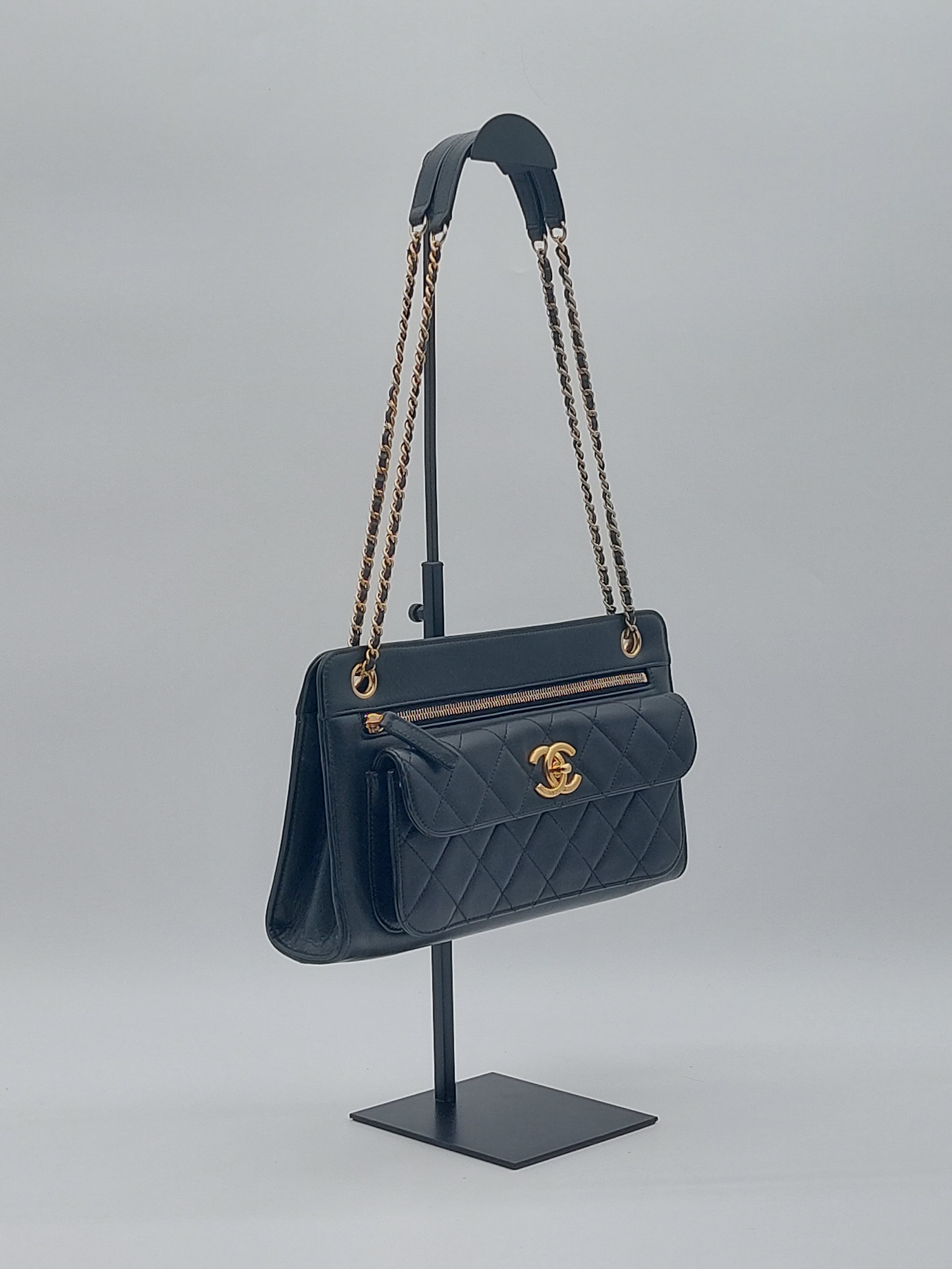 Quilted lambskin shoulderbag