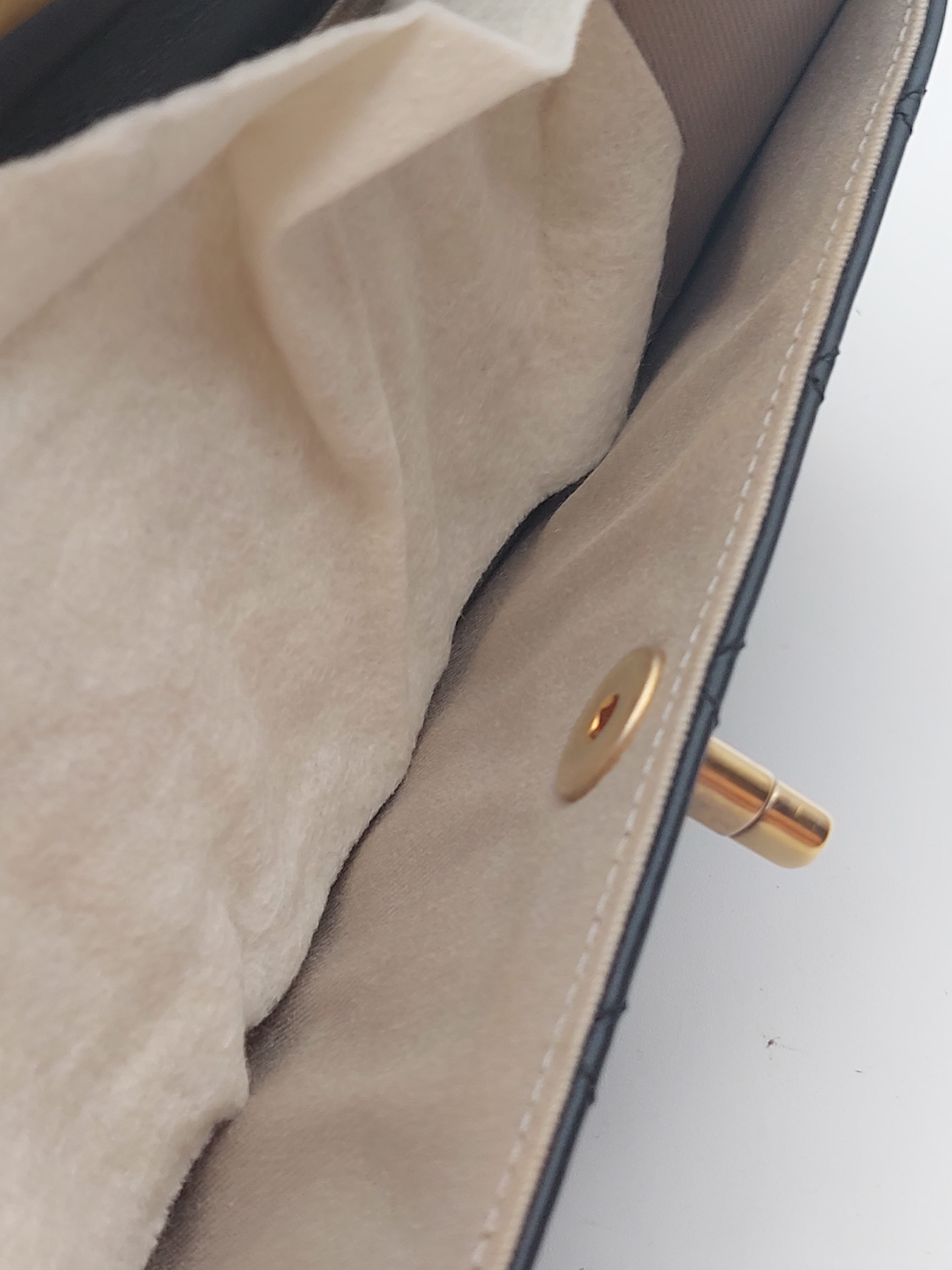 Quilted lambskin shoulderbag