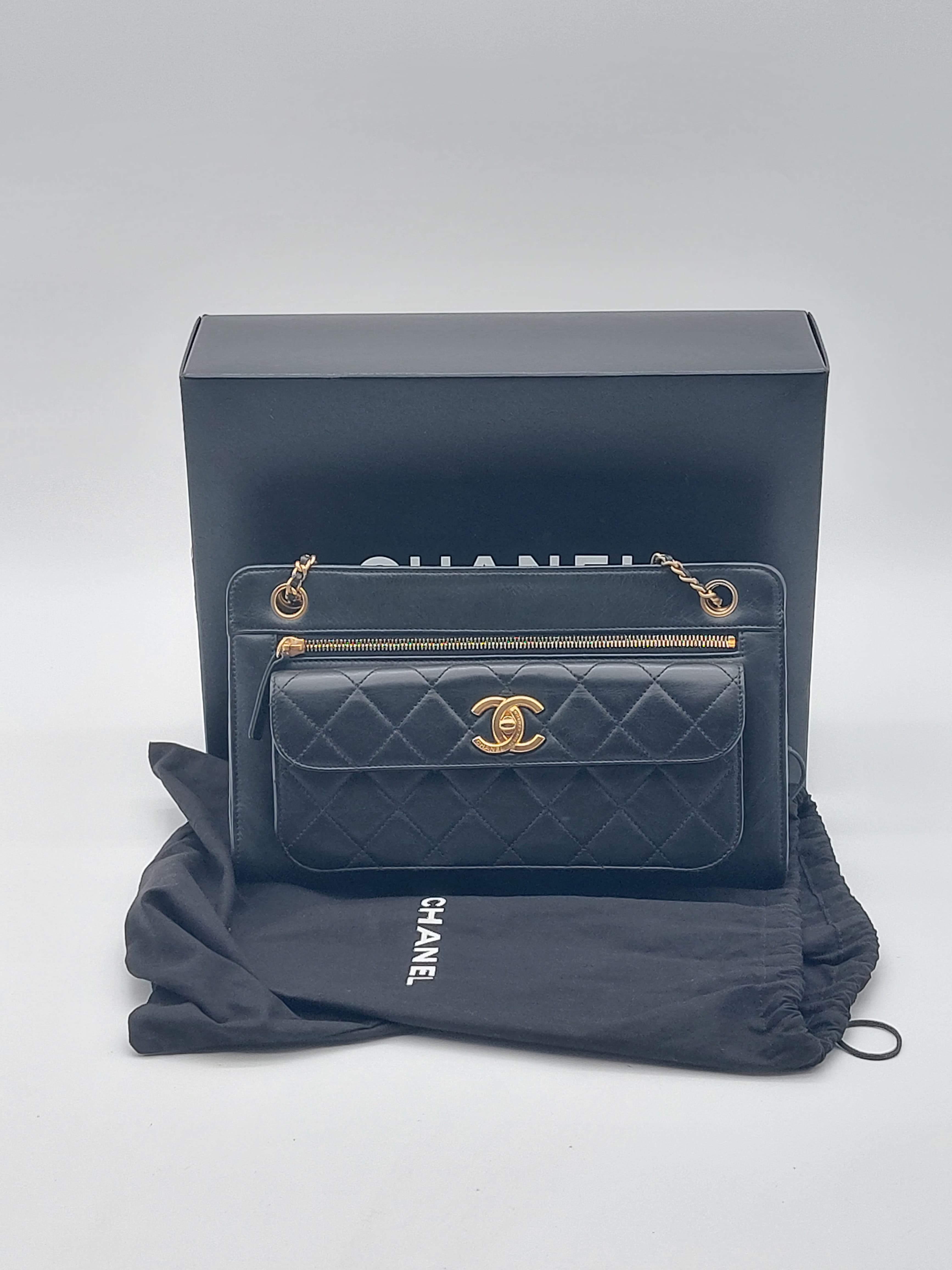 Quilted lambskin shoulderbag