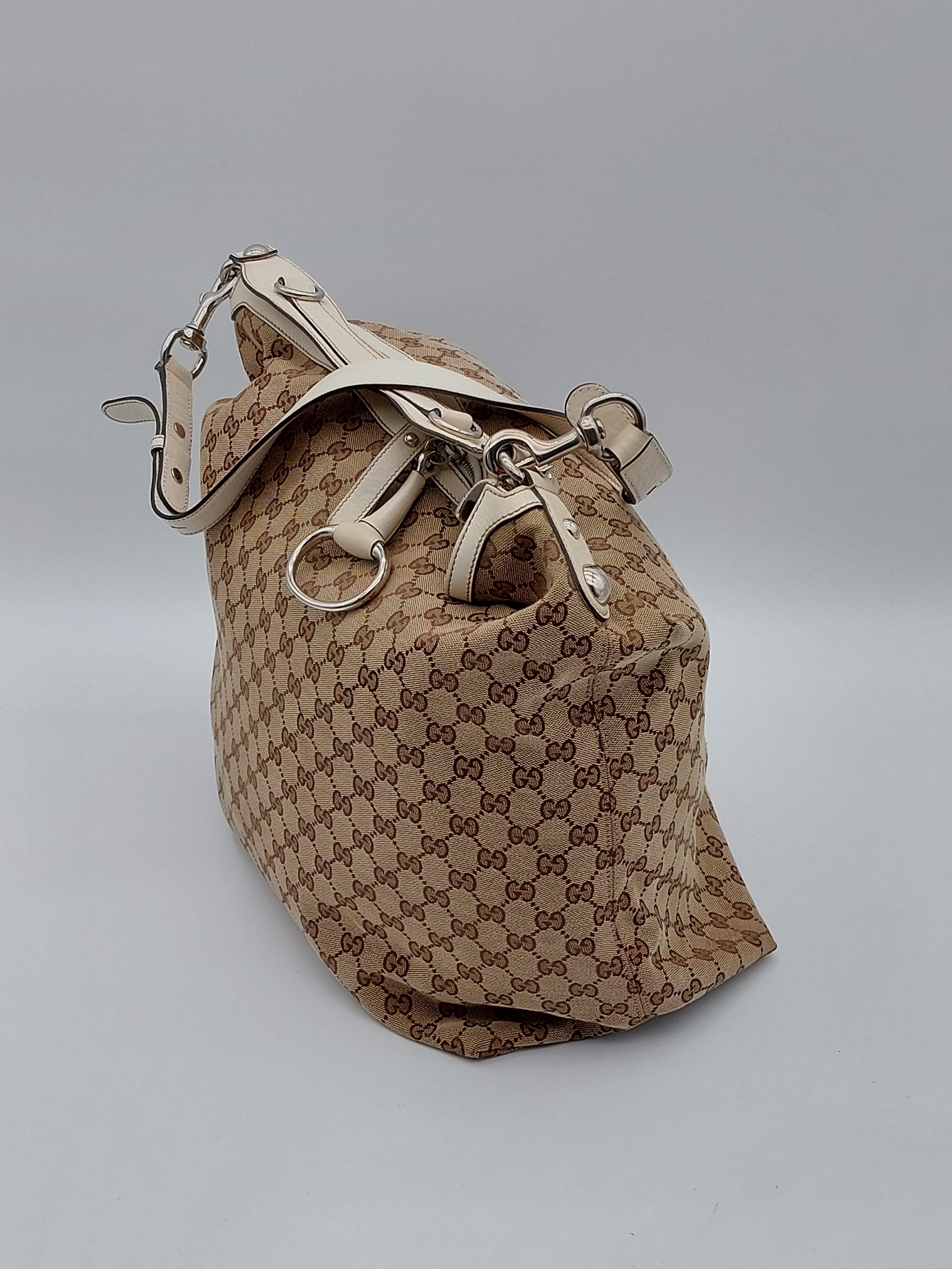 GG Canvas Shoulderbag