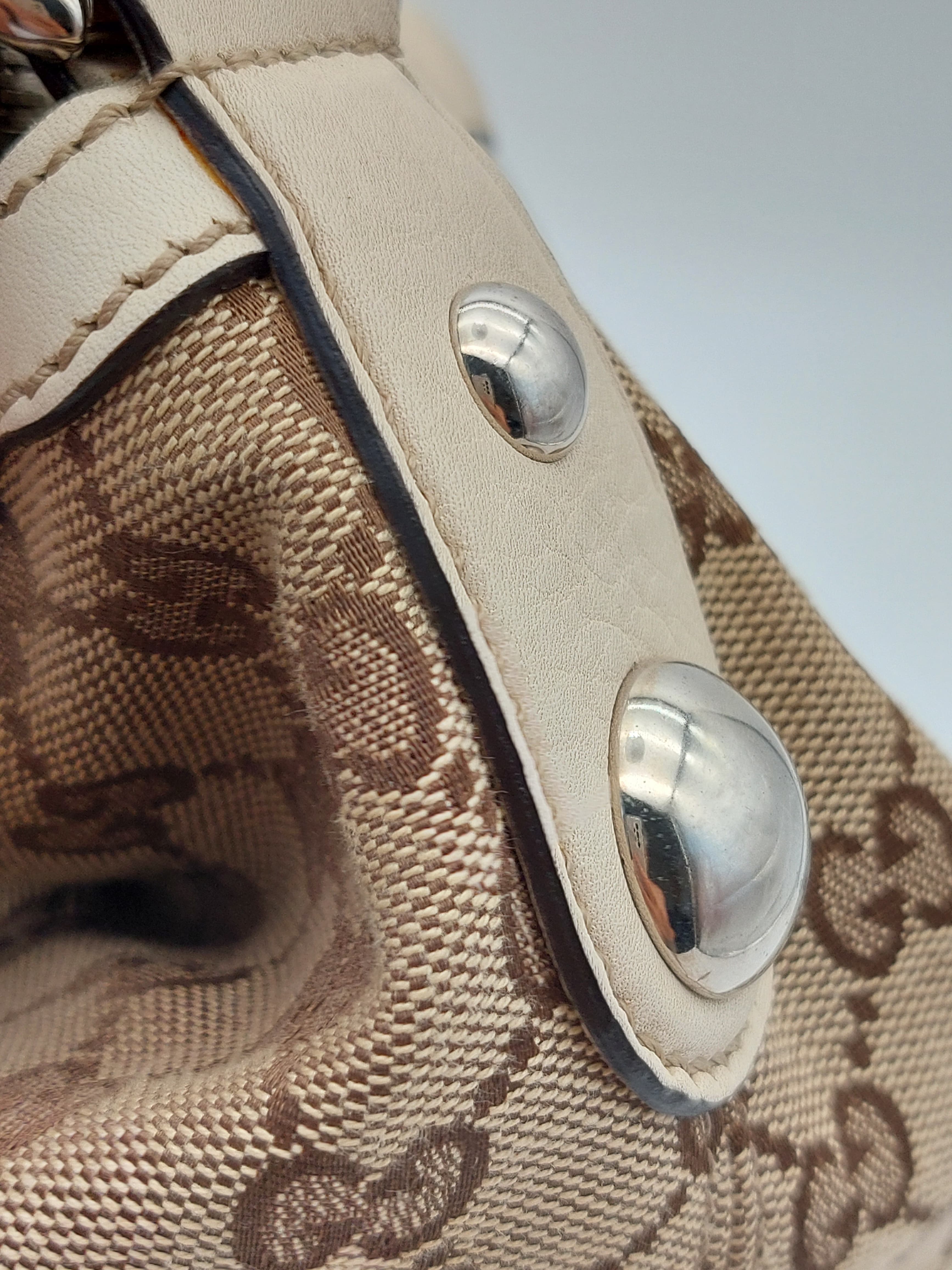 GG Canvas Shoulderbag