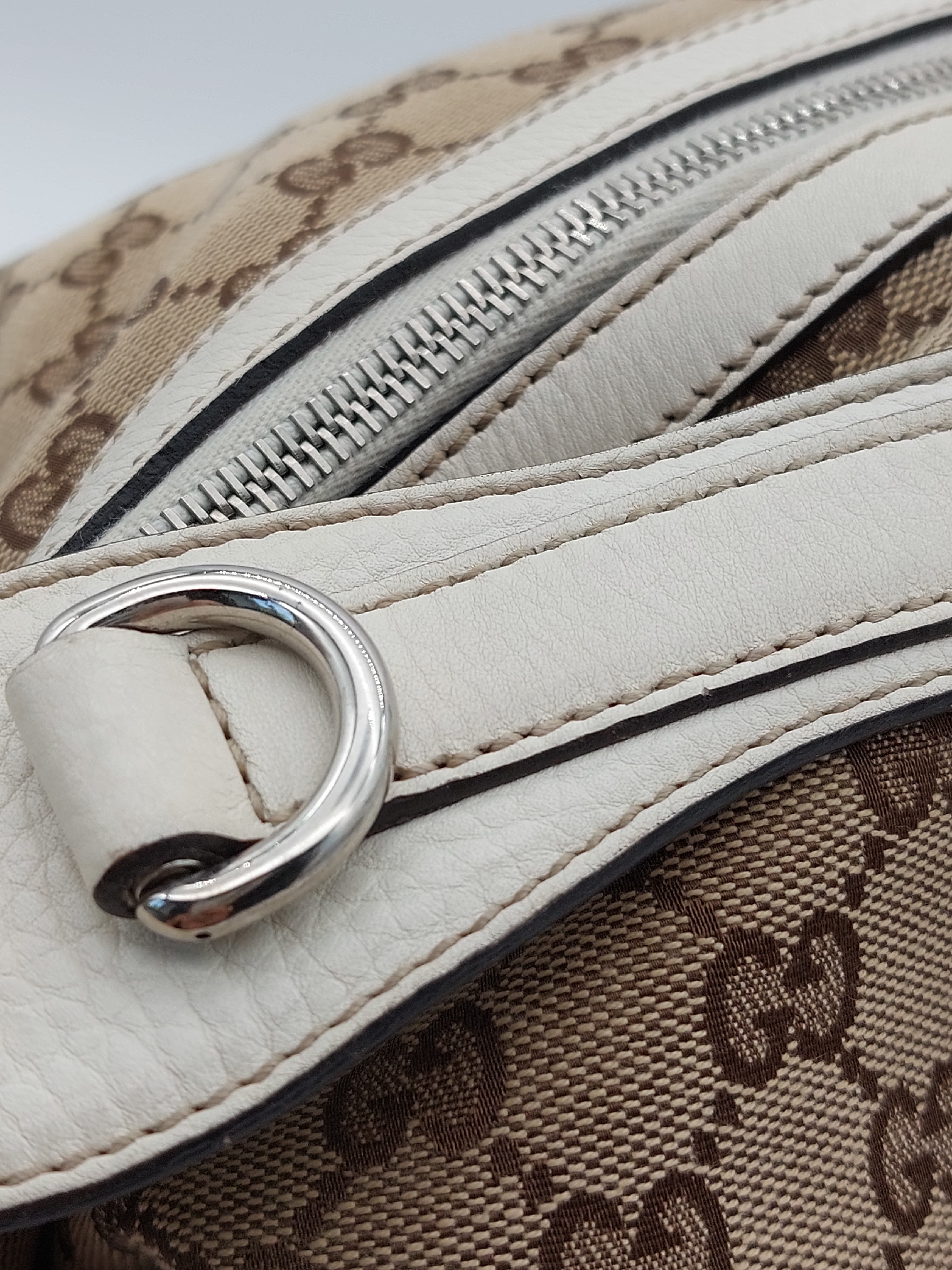 GG Canvas Shoulderbag