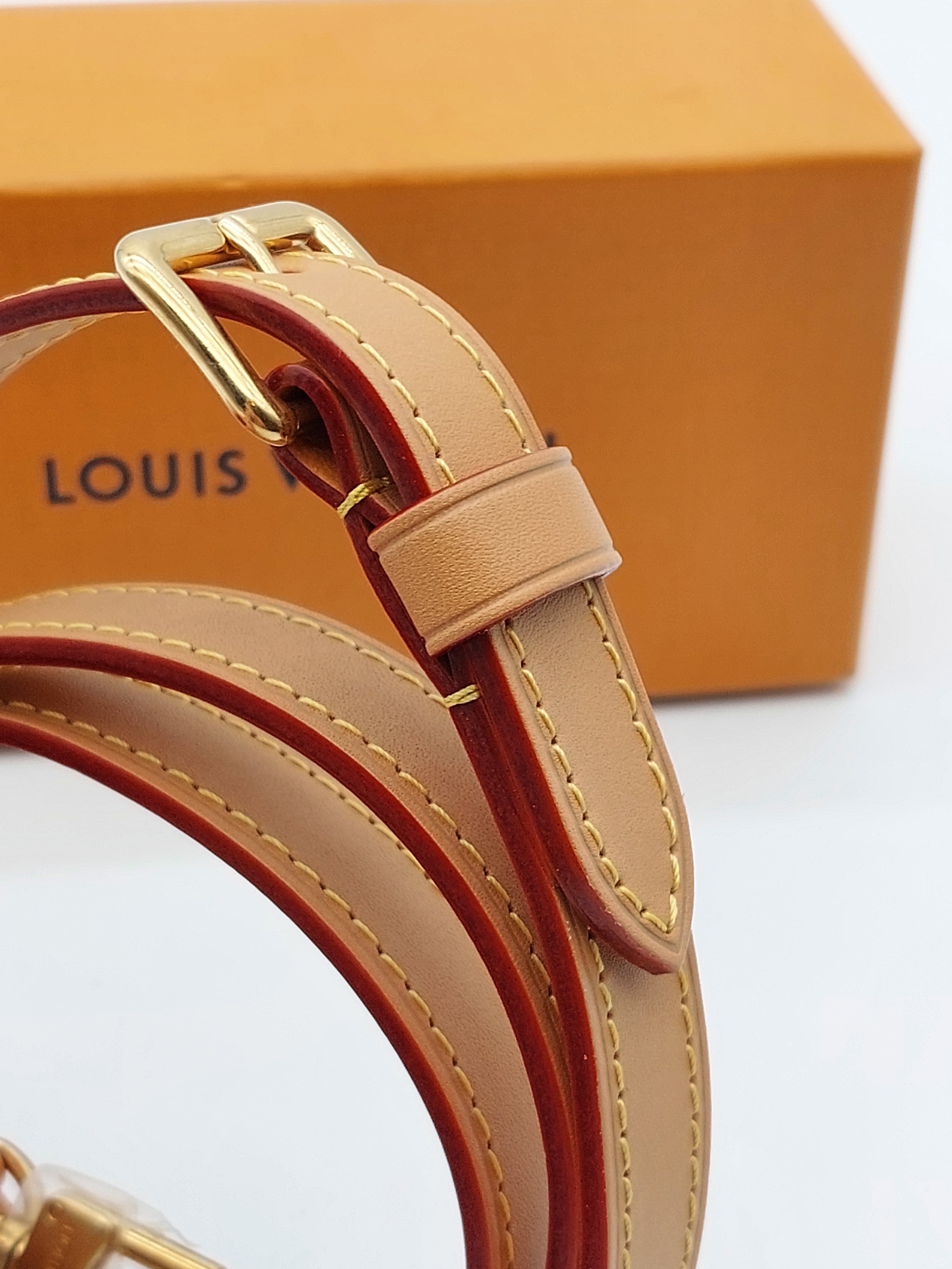 Adjustable strap pre patina