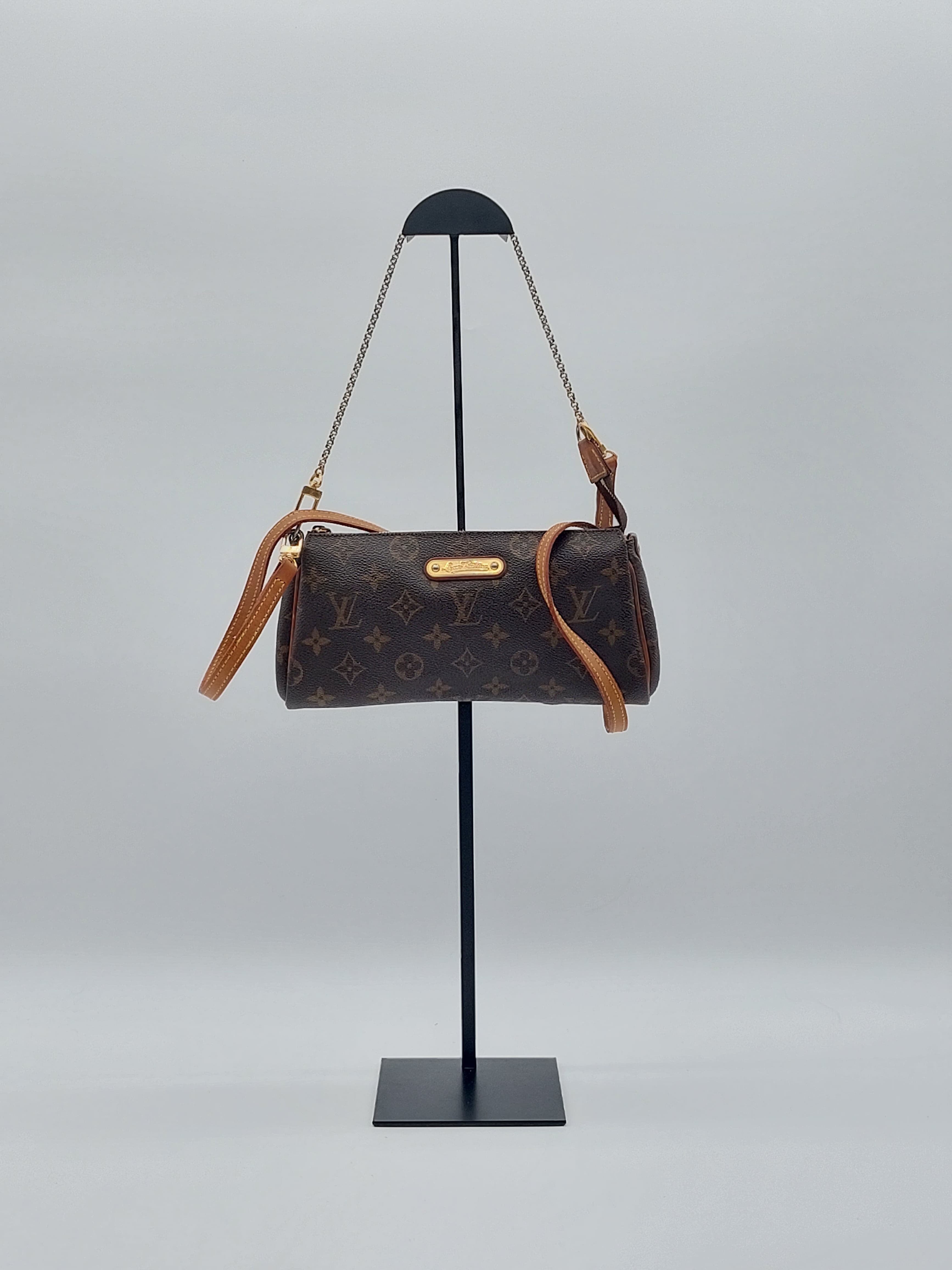Eva Pochette