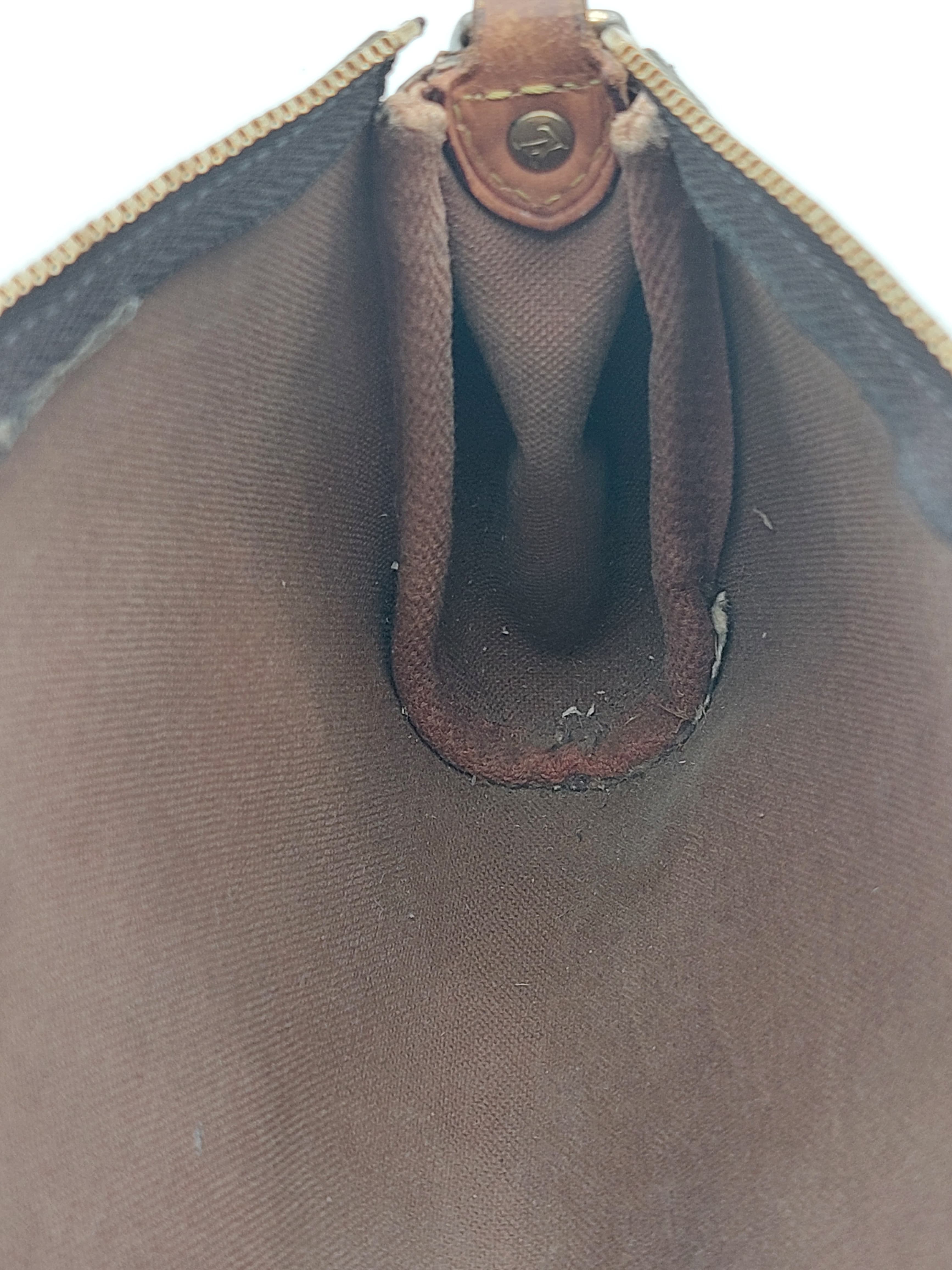 Eva Pochette