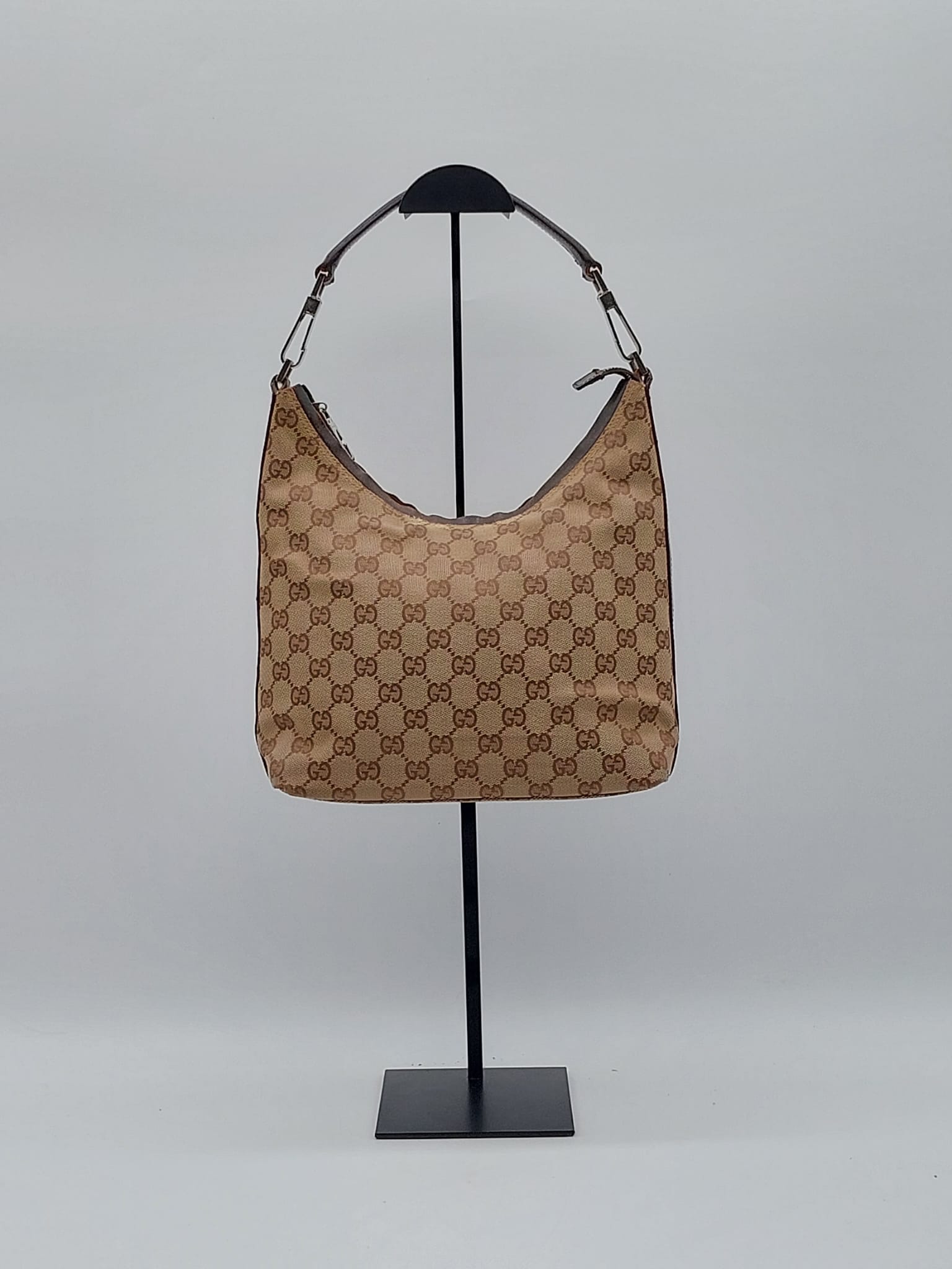 Clasp Hobo