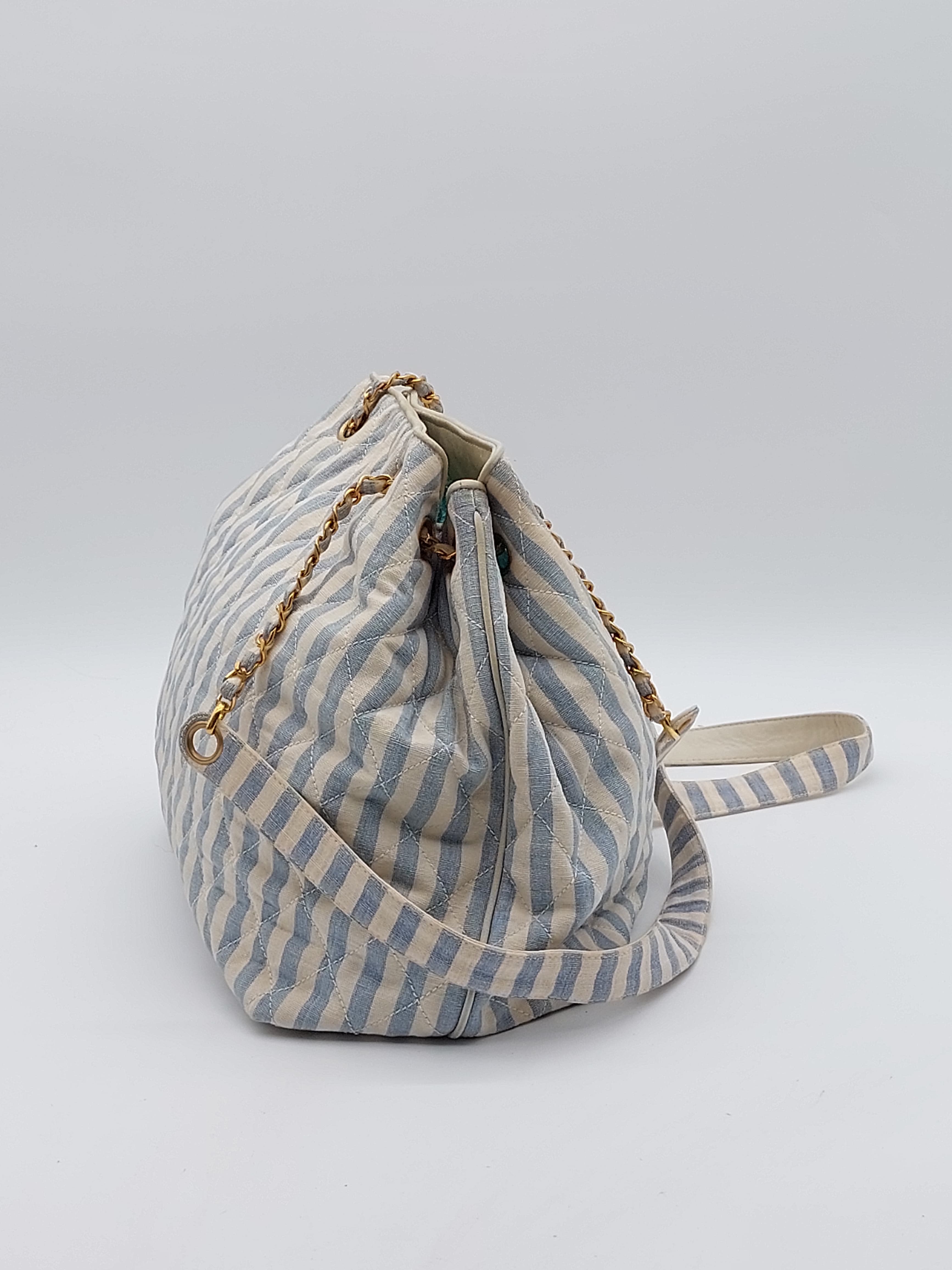 Quilted striped canvas chain shoulderbag