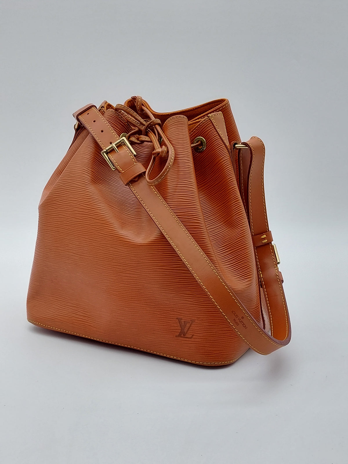 Petit Noé Epi Leather