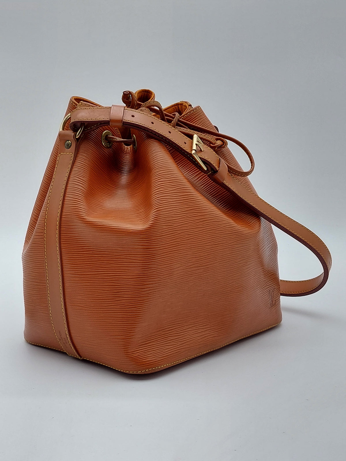 Petit Noé Epi Leather