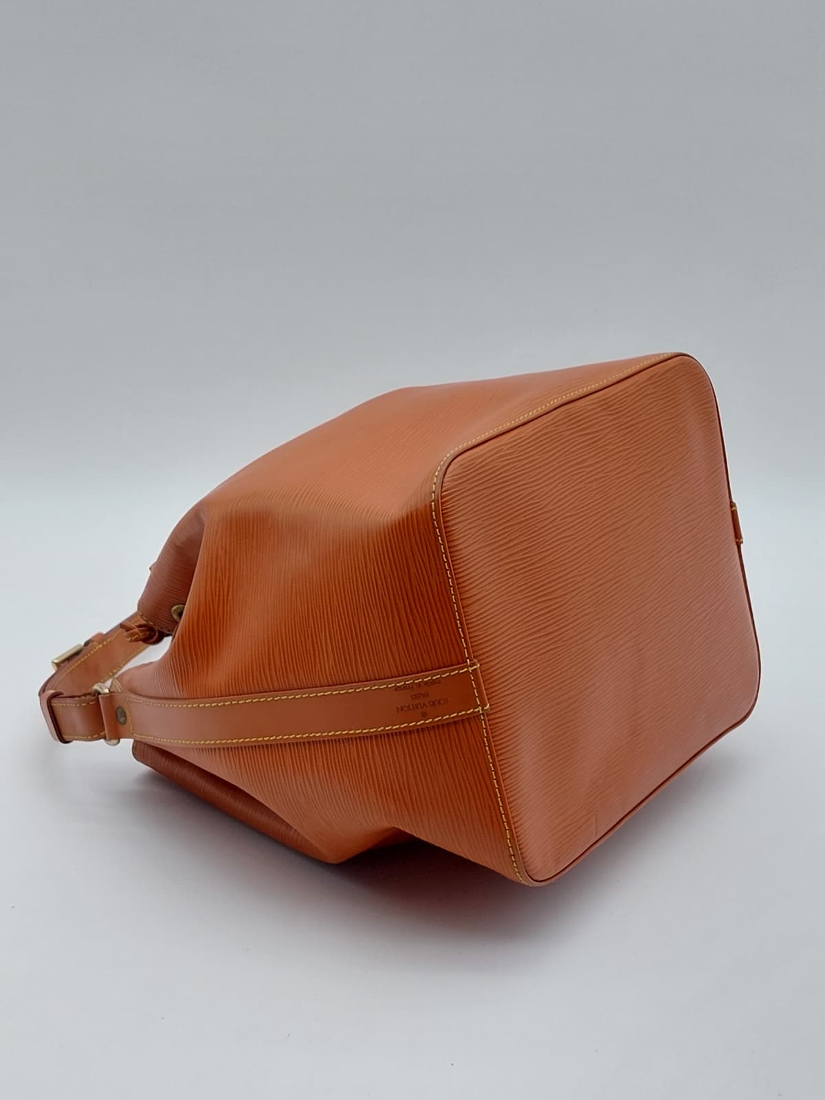 Petit Noé Epi Leather