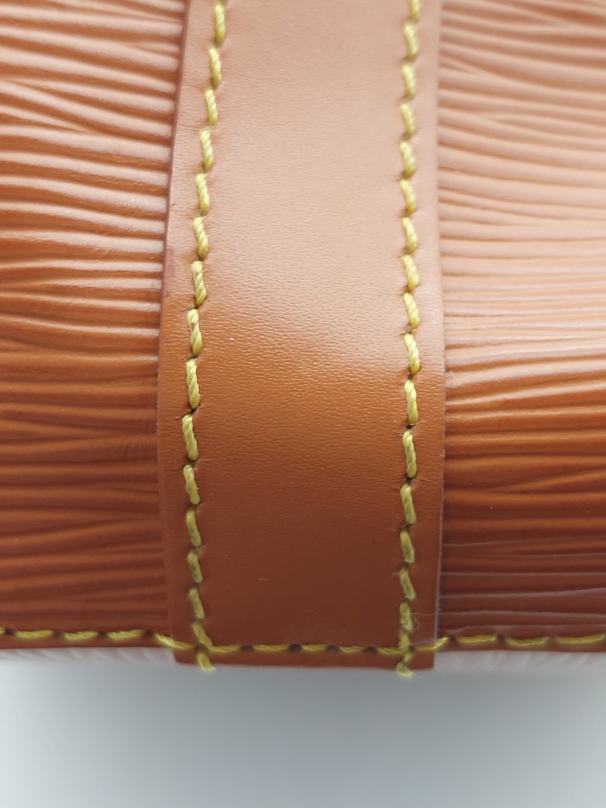 Petit Noé Epi Leather