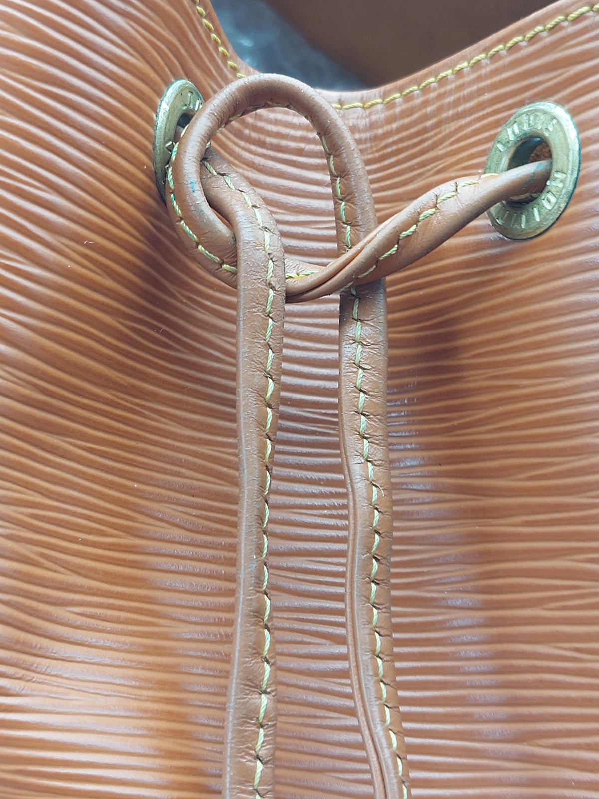 Petit Noé Epi Leather
