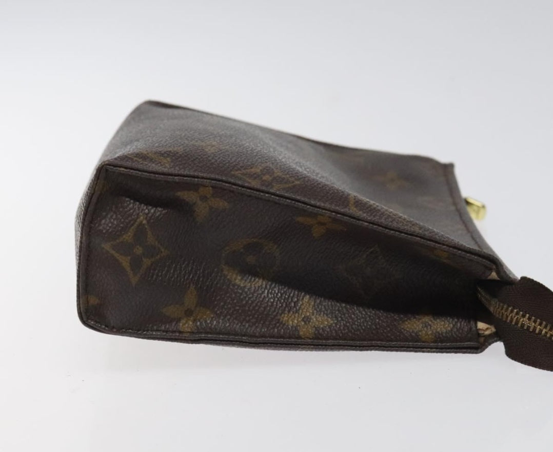 Louis Vuitton Toiletry 19