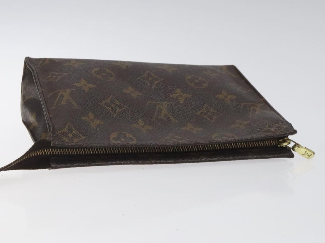 Louis Vuitton Toiletry 19